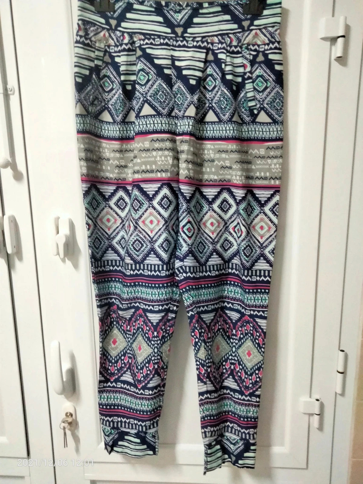 Pantalón fluido étnico Stradivarius Talla S 🌸 – Stradivarius – taille S / 36 / 8