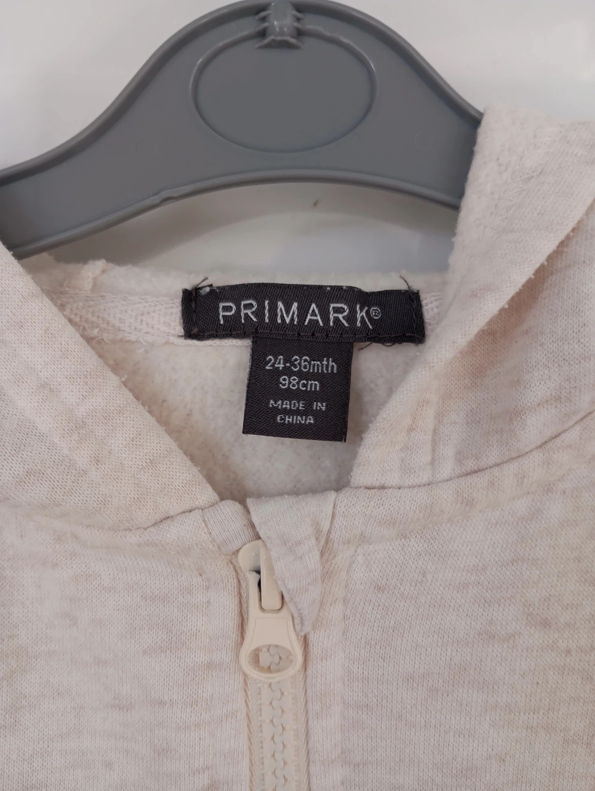 Chaqueta capucha crema 🍦 Impecable – Primark – taille 3 ans / 98 cm 3