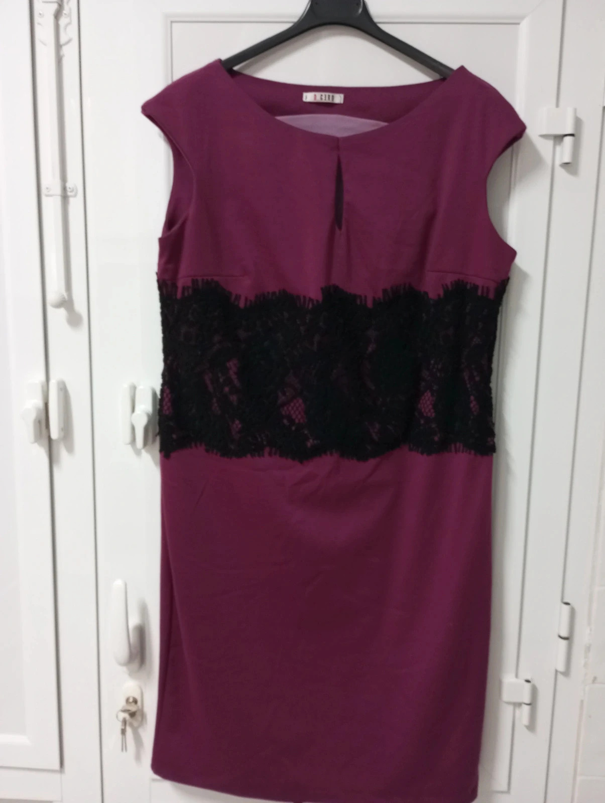 👗 Vestido Cóctel Color Buganvilla con Encaje Negro - Talla 46 (XL)