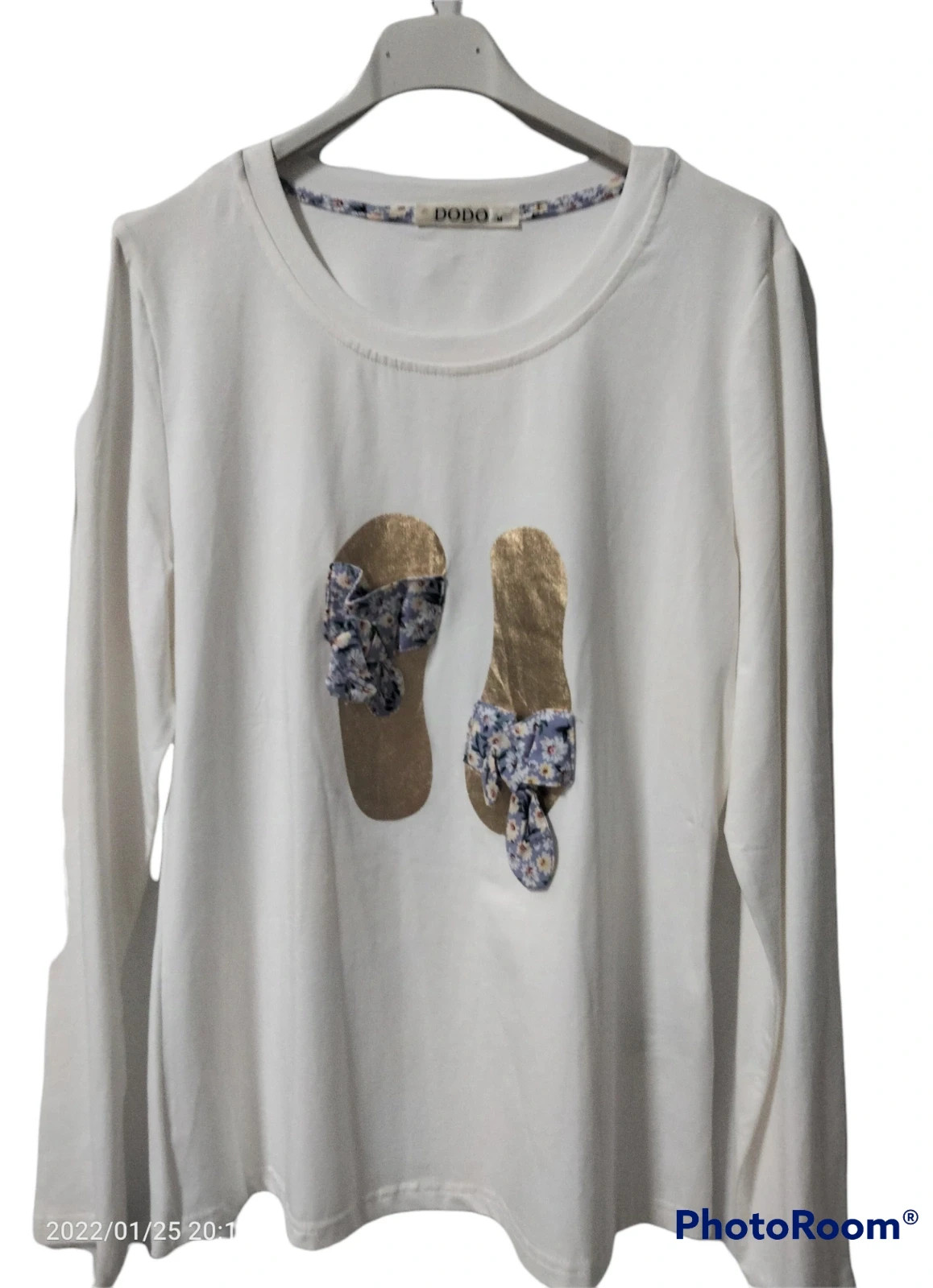 Camiseta Blanca DODO Talla M - Sandalias Doradas 👡