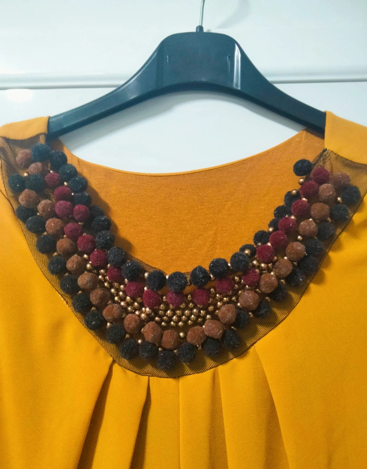 Blusa Mostaza Especial - Detalles en el cuello y Mangas con Lazos – New Collection – taille L / 40 / 12 2