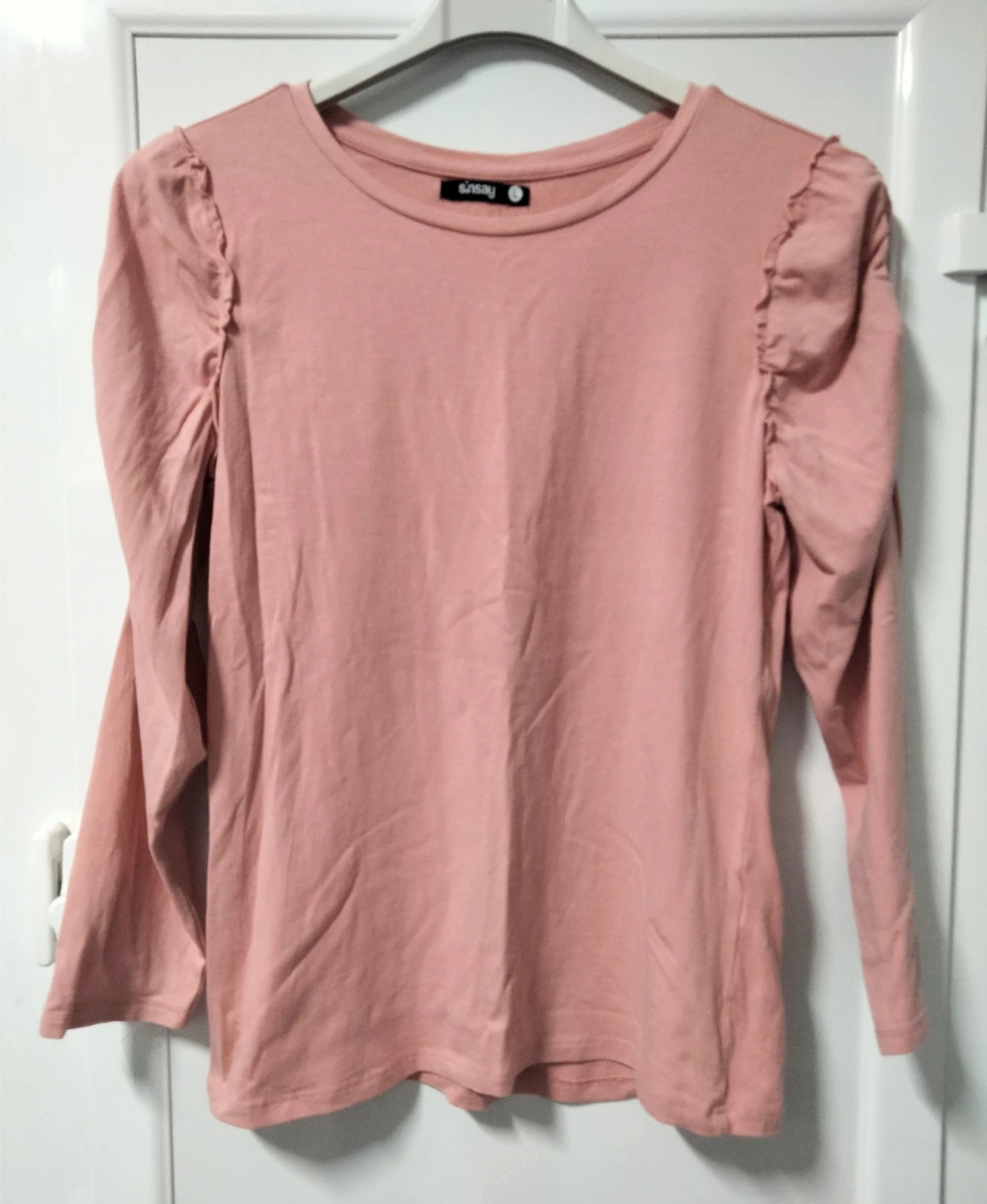 Camiseta rosa maquillaje Sinsay con volantes (Talla L)