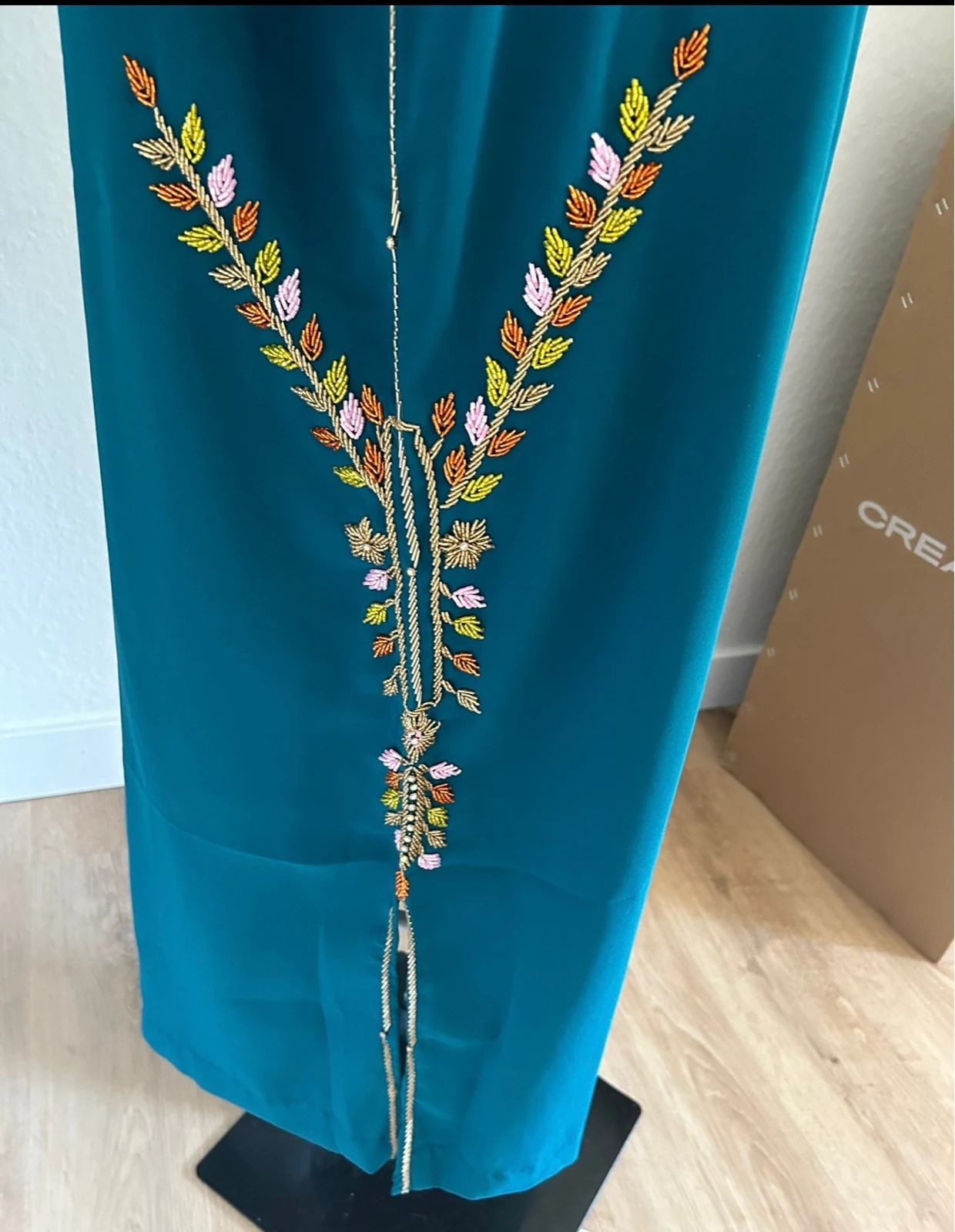 Jellaba makzania confectionner a la main avec des perles originale de haute qualité – Jellaba – taille XL / 42 / 14 3