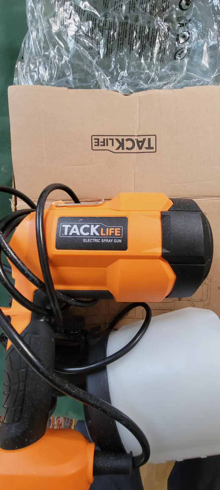 un pistolet à peinture électrique  – Tacklife 5