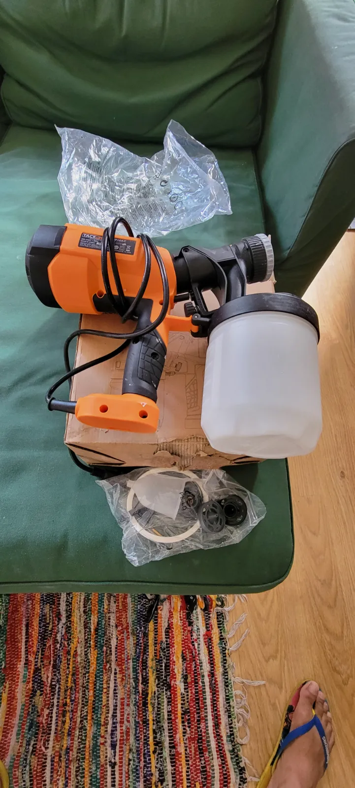 un pistolet à peinture électrique  – Tacklife 2