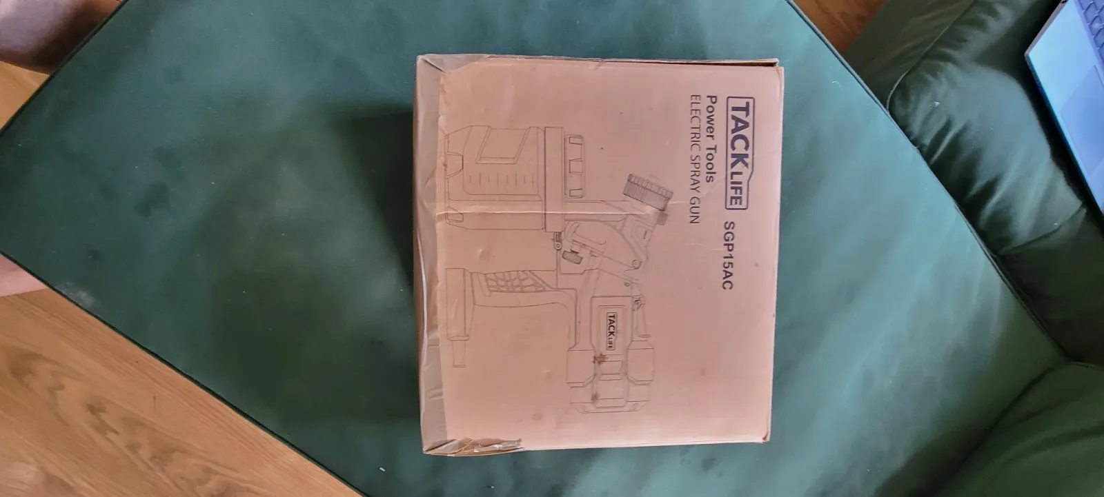 un pistolet à peinture électrique  – Tacklife 7