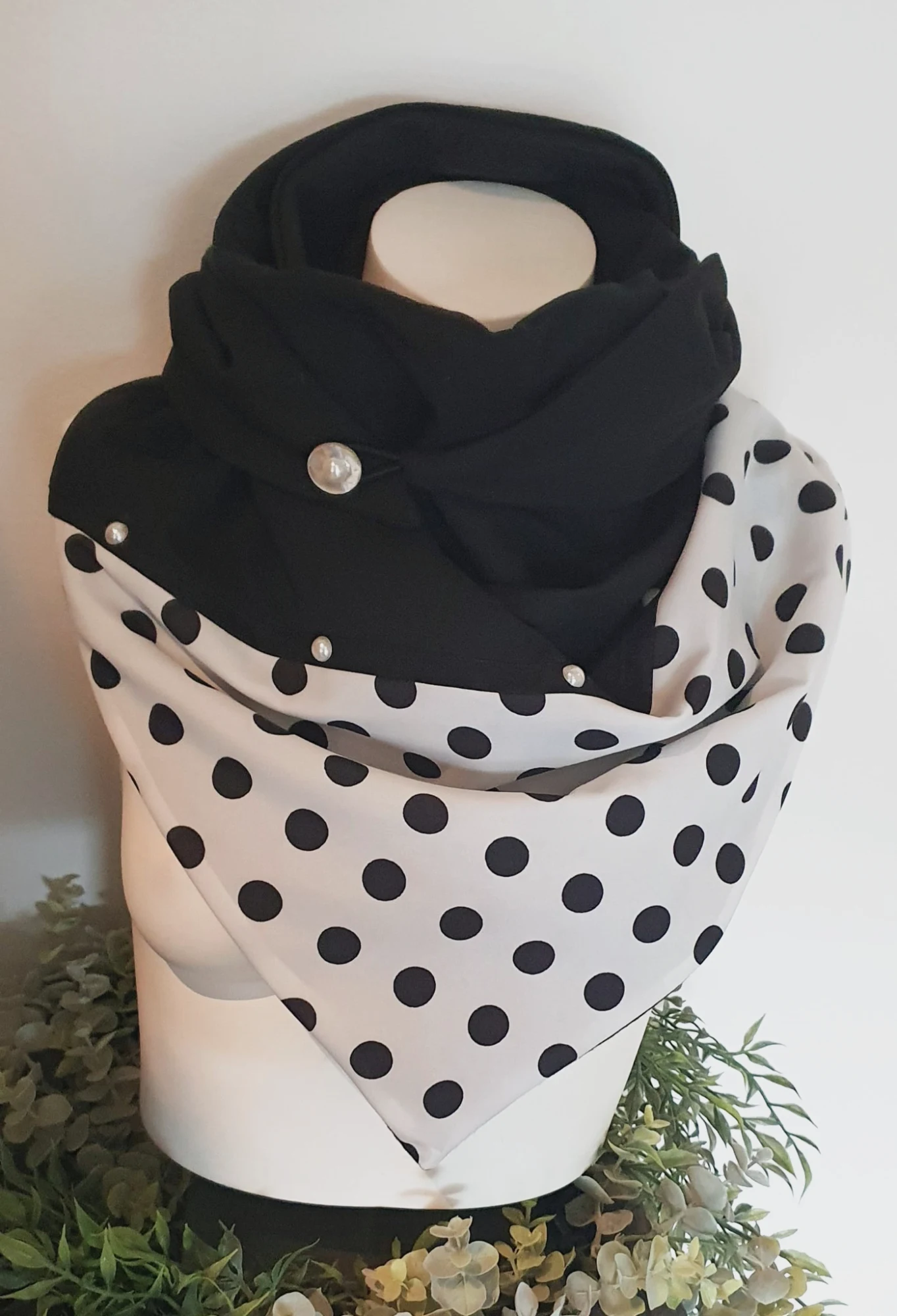 Snood pts pois noir sur fond blanc polaire noir intérieur tout doux très chaud 
