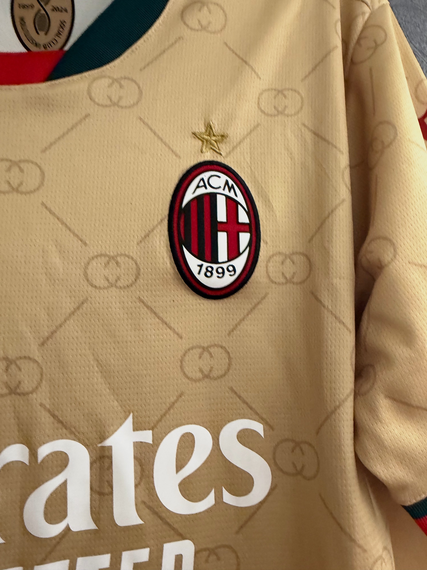 Maillot de football Puma AC Milan doré – Puma – taille S