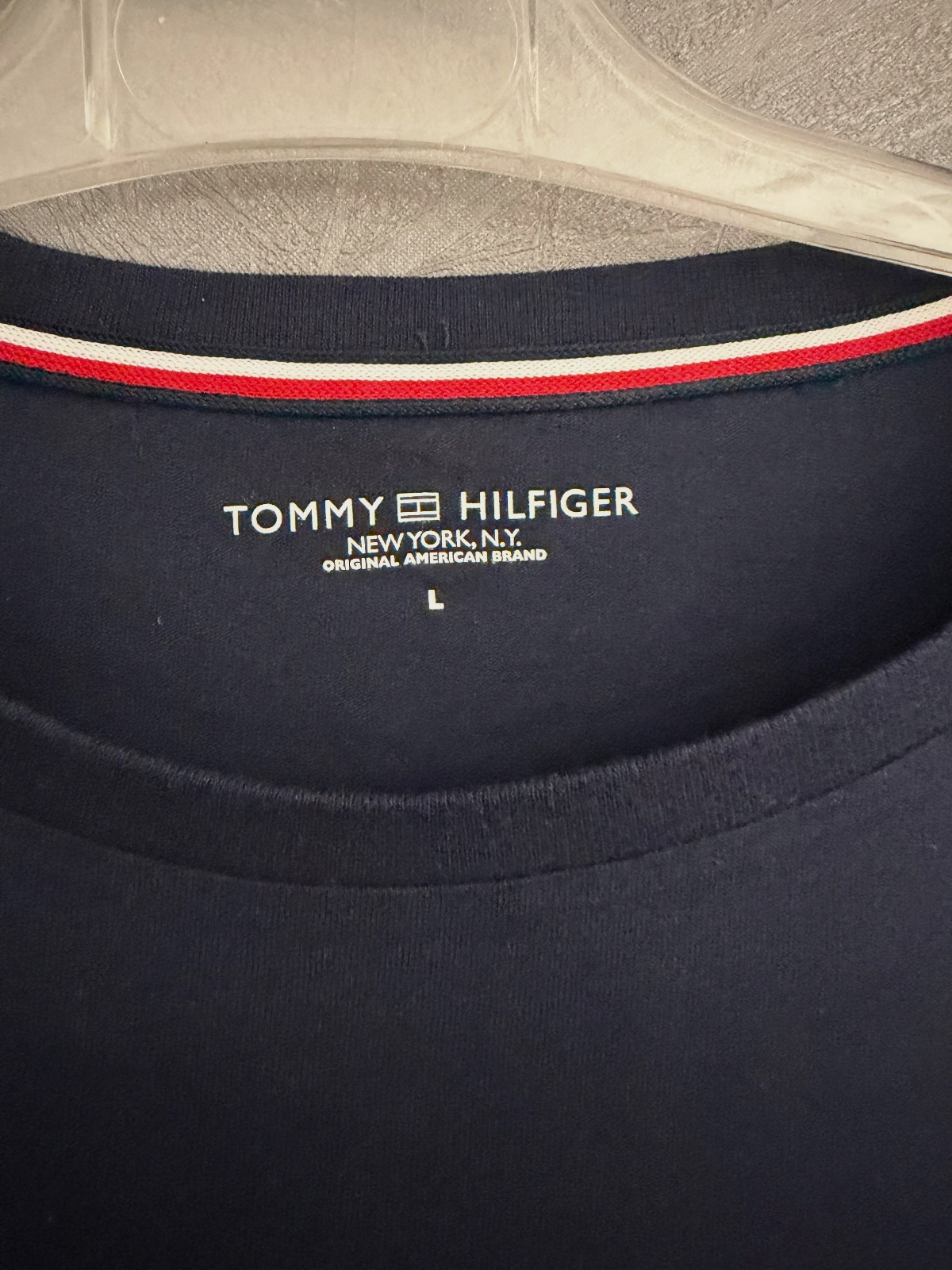 T-shirt Tommy Hilfiger bleu marine taille L – Tommy Hilfiger – taille L 2