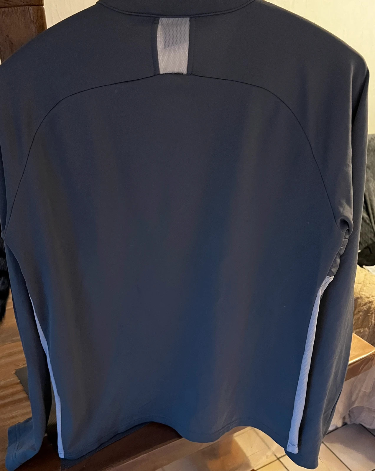 Vêtement de sport Nike petit XL – Nike – taille XL 4