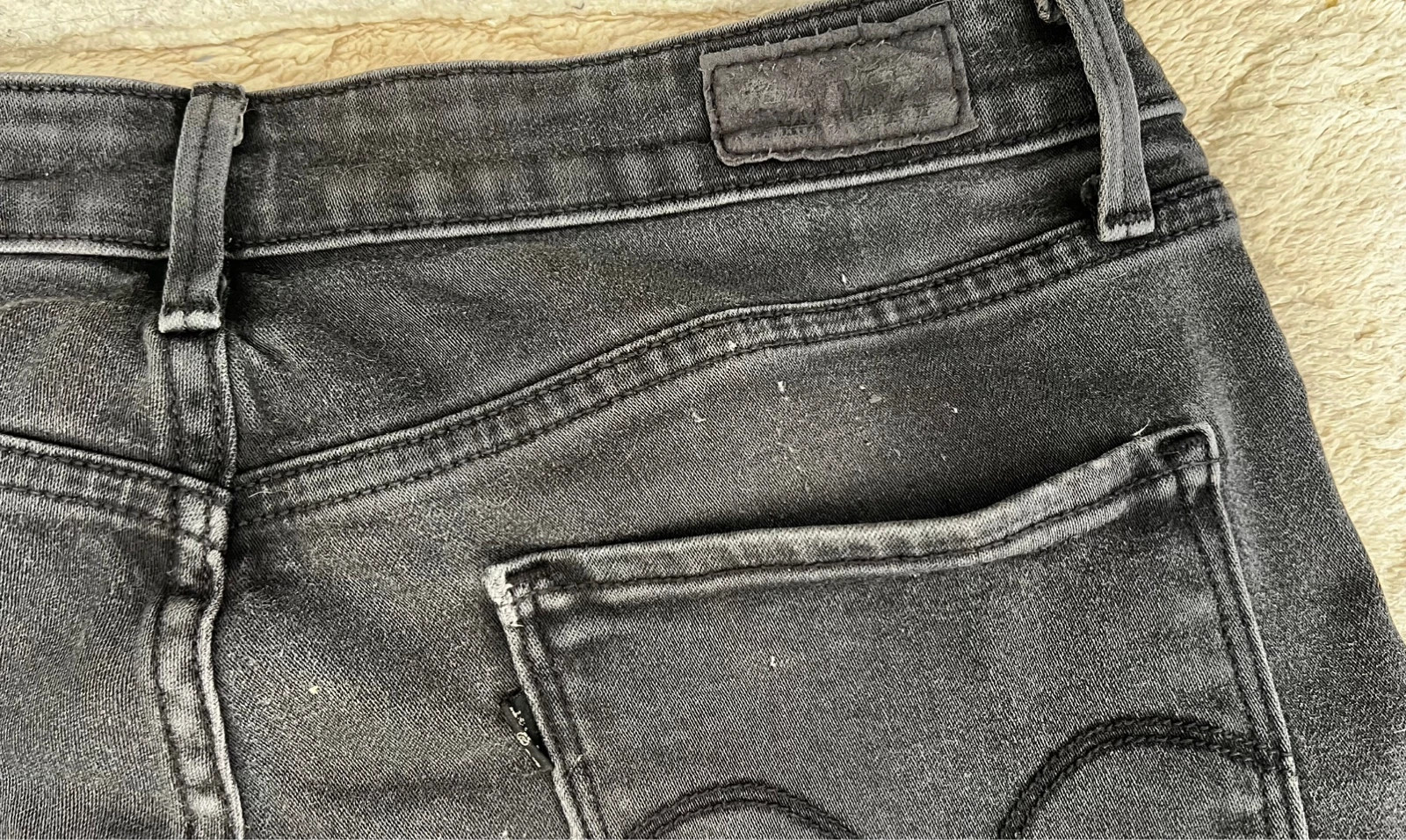 Jean Levis W29-L32 noir/gris foncé – Levi's – taille M / 38 / 10 4