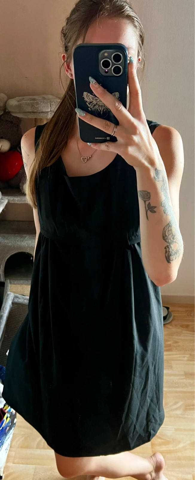 Robe noire – ne sais plus – taille XL / 42 / 14 3