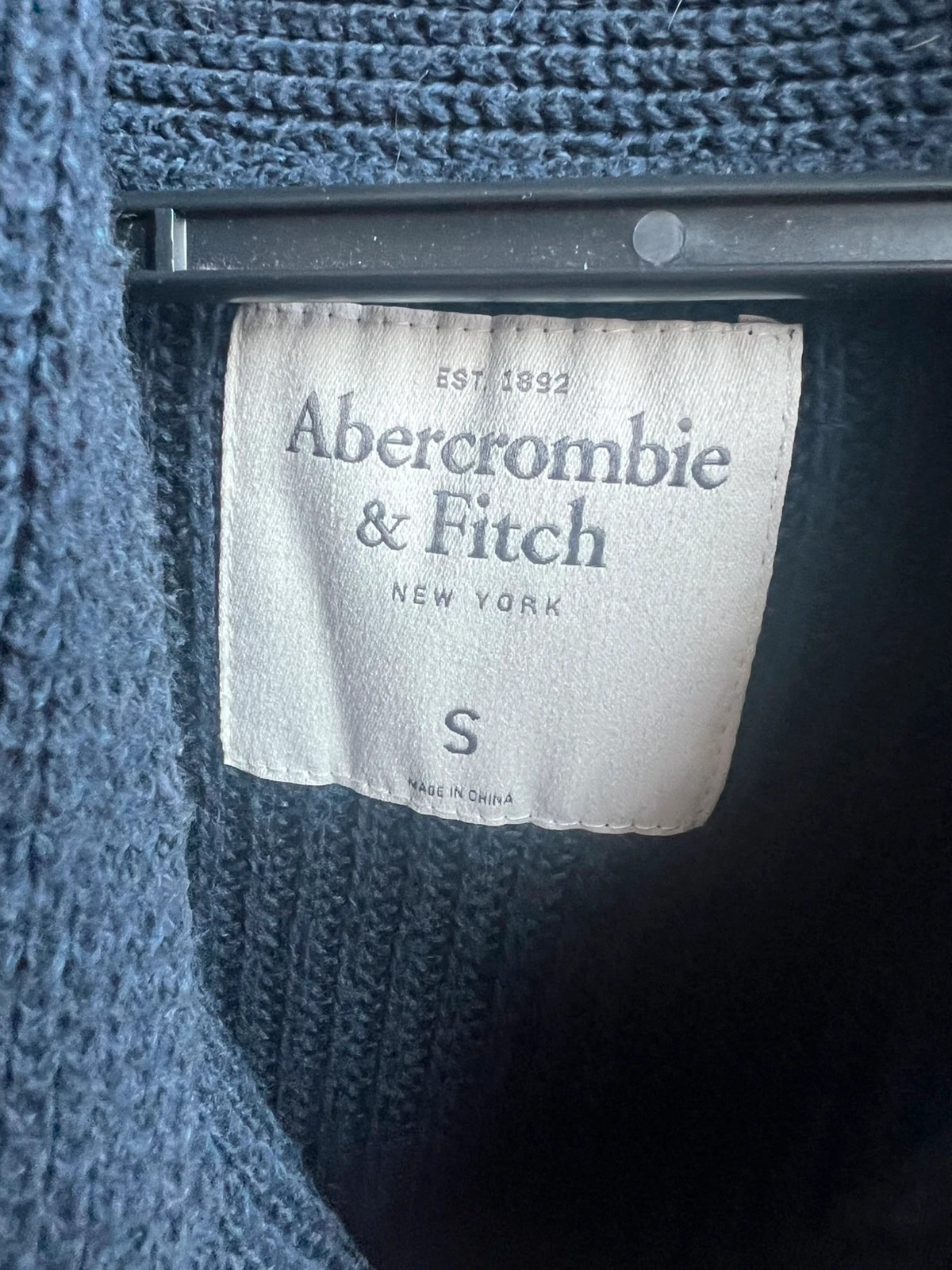 Pull bleu marine – Abercrombie & Fitch – taille S 3