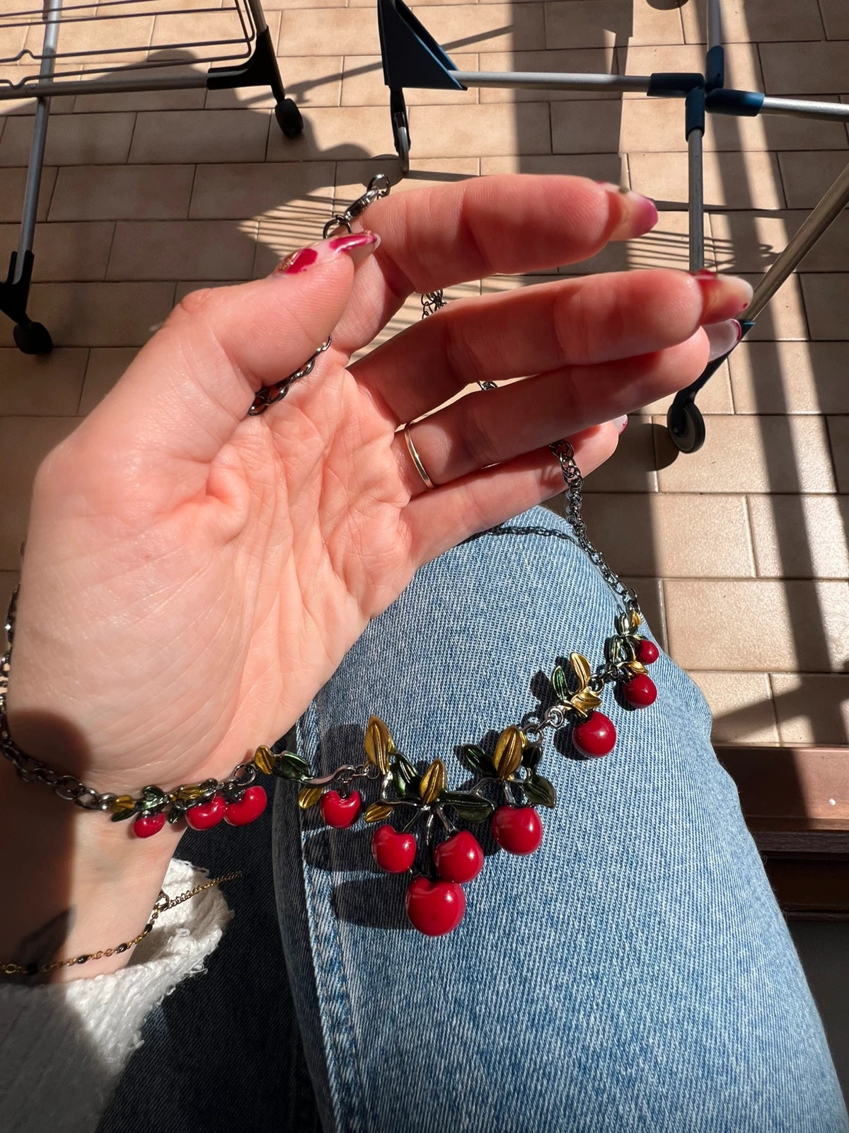 Collier cerise