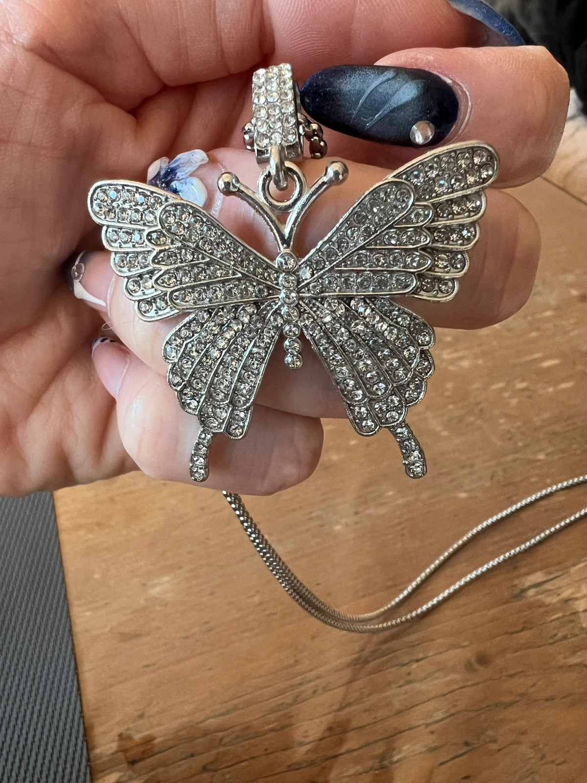 Collier papillon – Inconnu 2