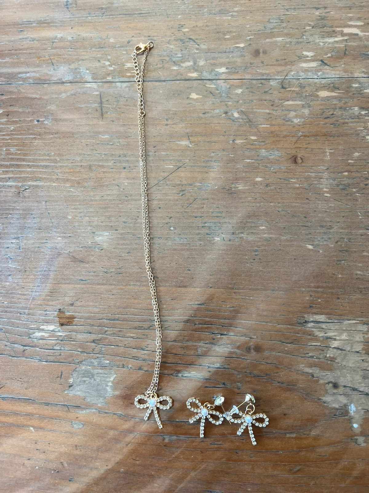 Collier et boucles d’oreilles