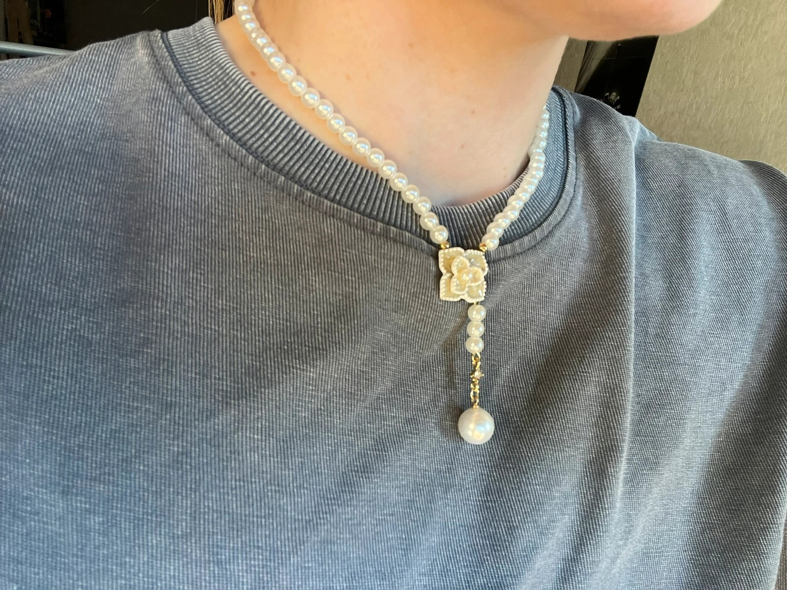 Collier et boucles d’oreilles
