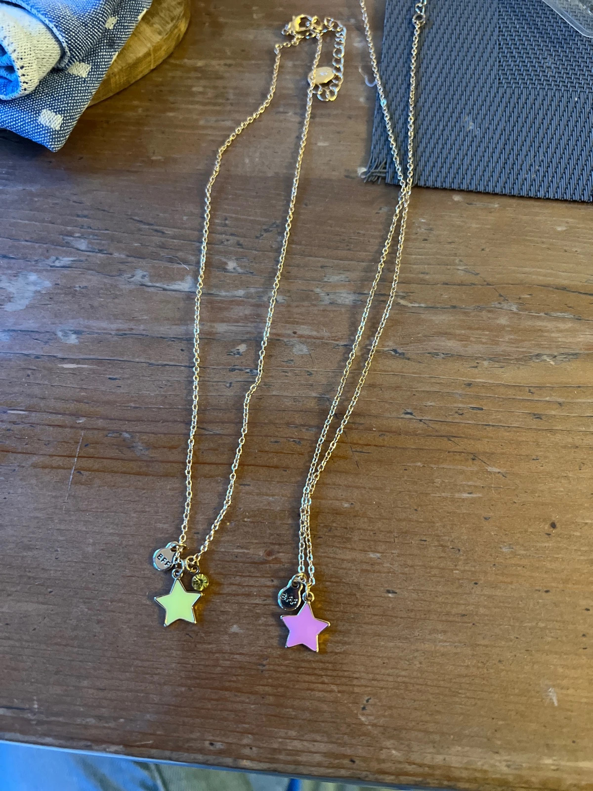 Lot de deux colliers – Inconnu 2