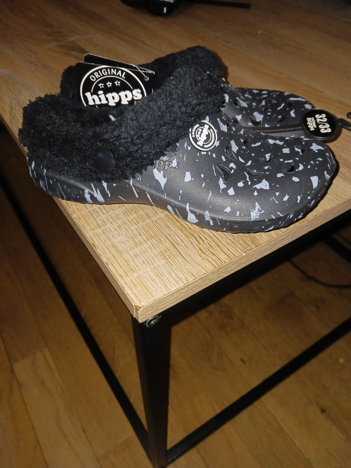 Hipps enfant noir à motifs gris pointure 32/33 avec fourrure dehoussable