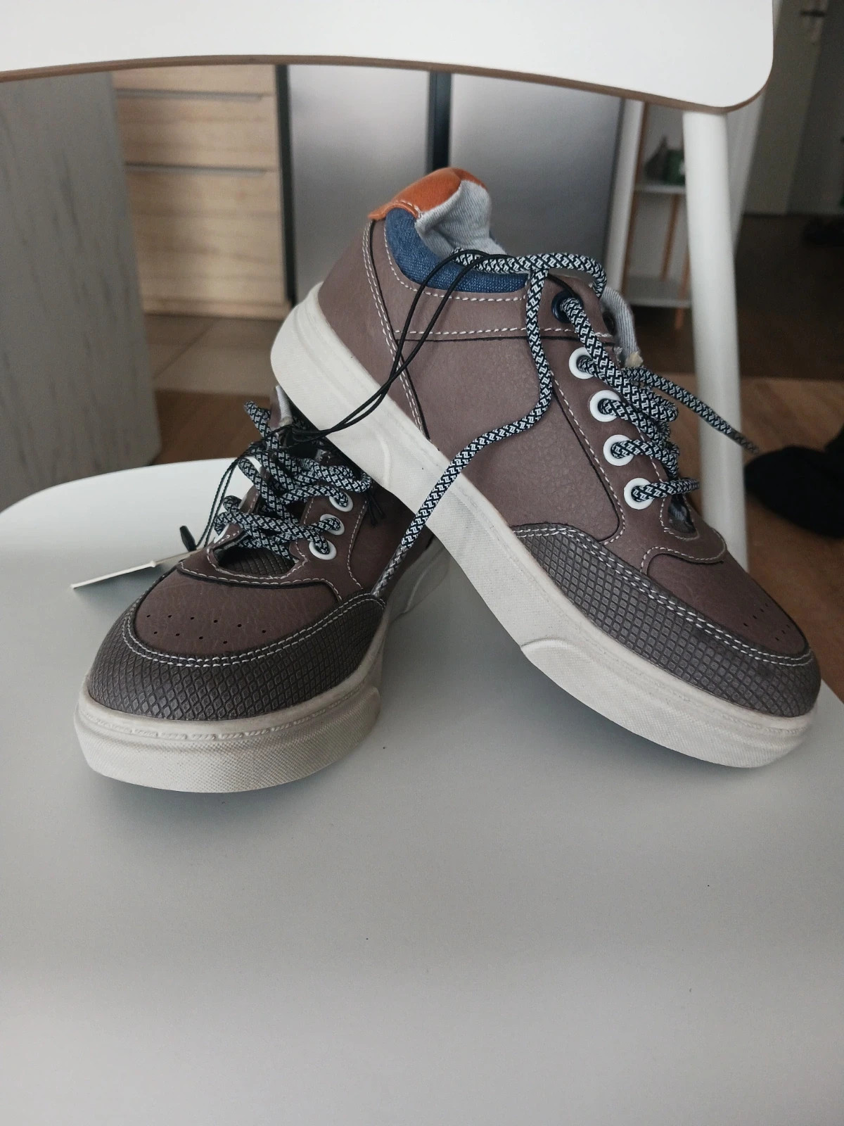 Tennis enfant taille 31 Bubble gum shoe