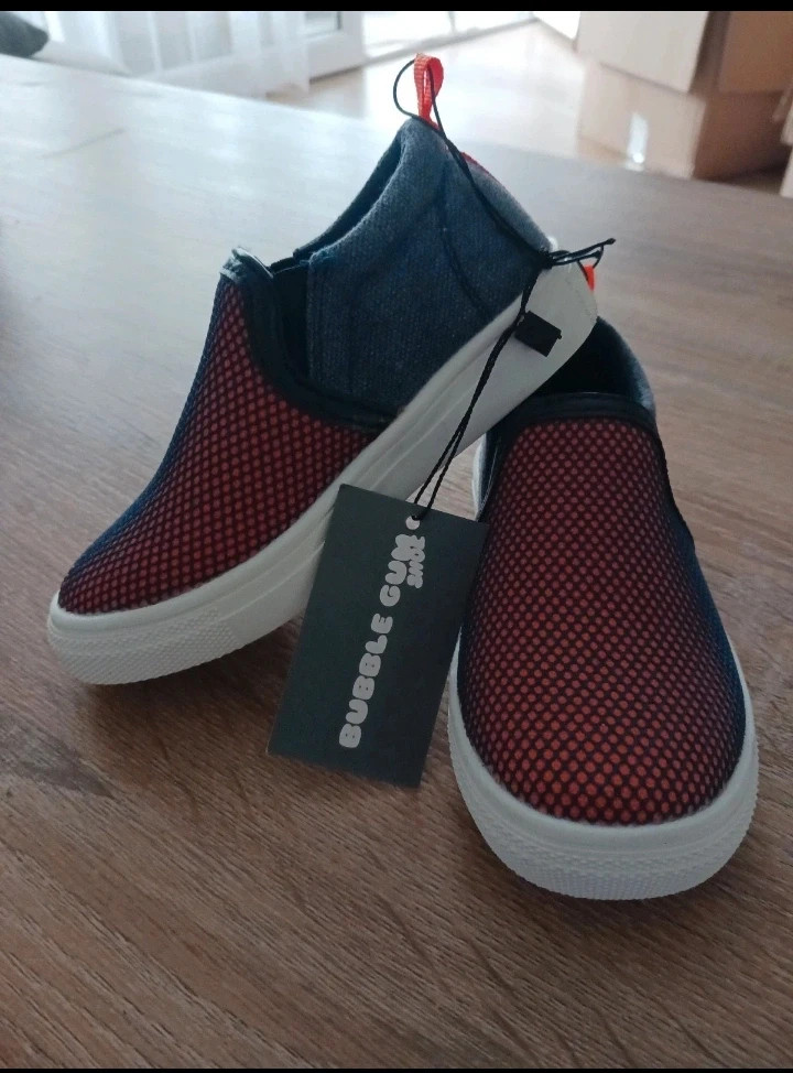 Bakets garcon Bubble Gum shoes taille 29 neuves avec etiquette