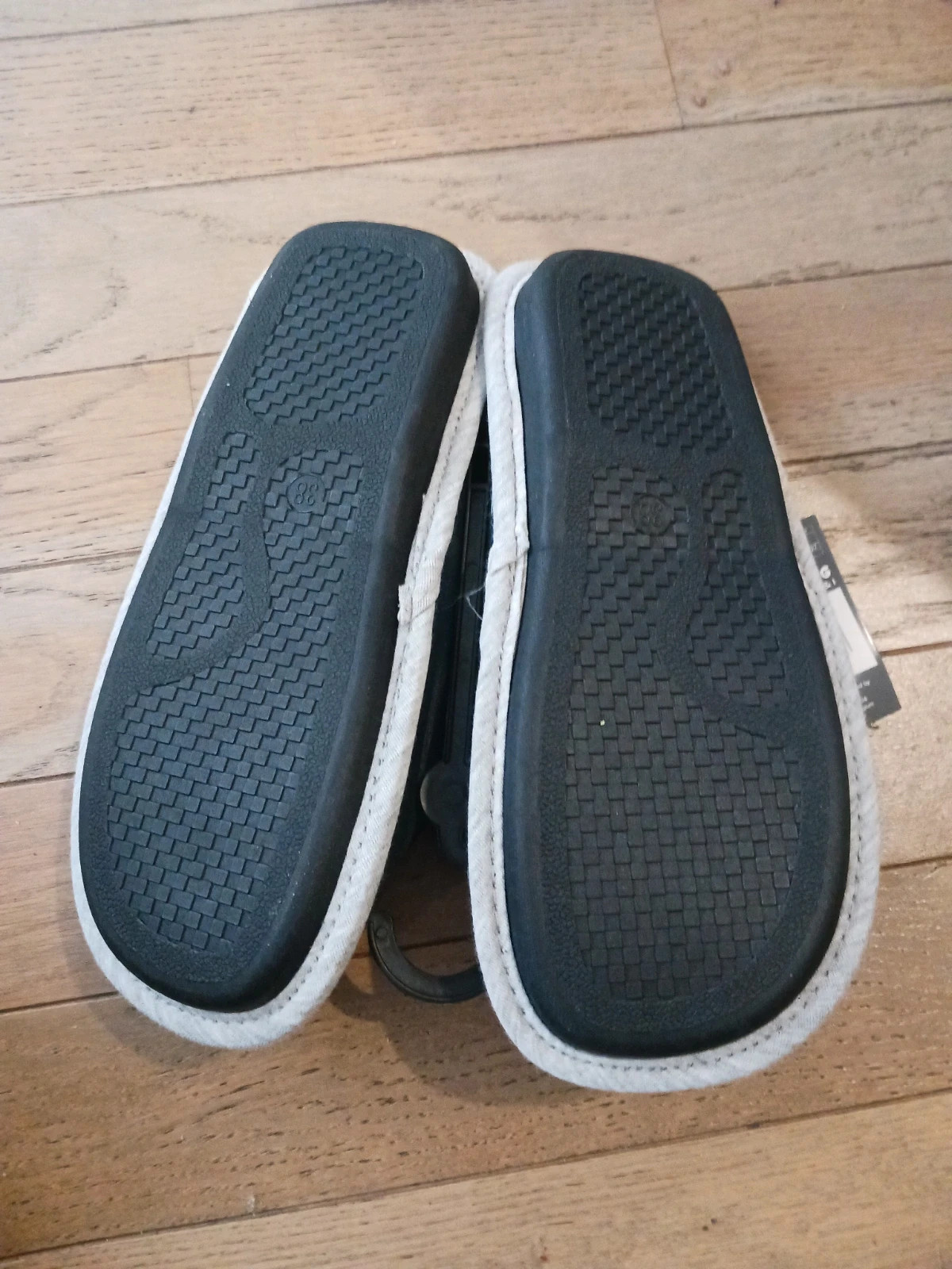 Chaussons NASA taille 38 à semelles rigides – Bubble Gum – taille 38 3