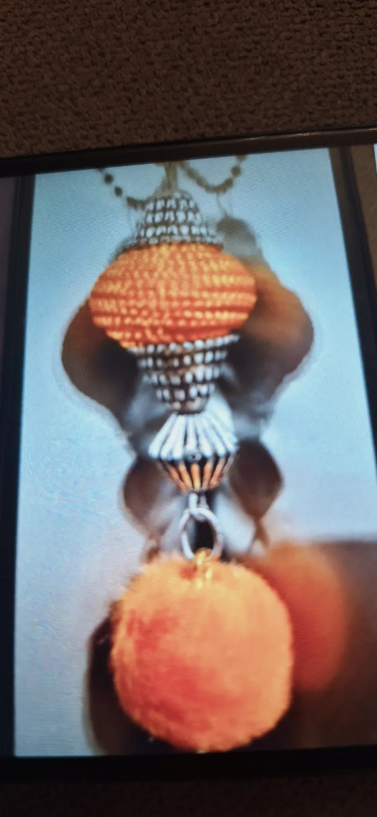 Chaine orange pompoms – Berbere 2