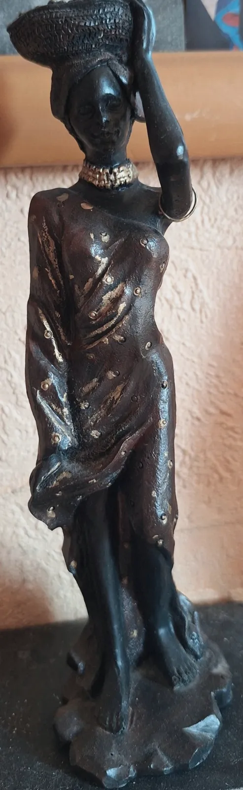 Statuette – Mondial relay