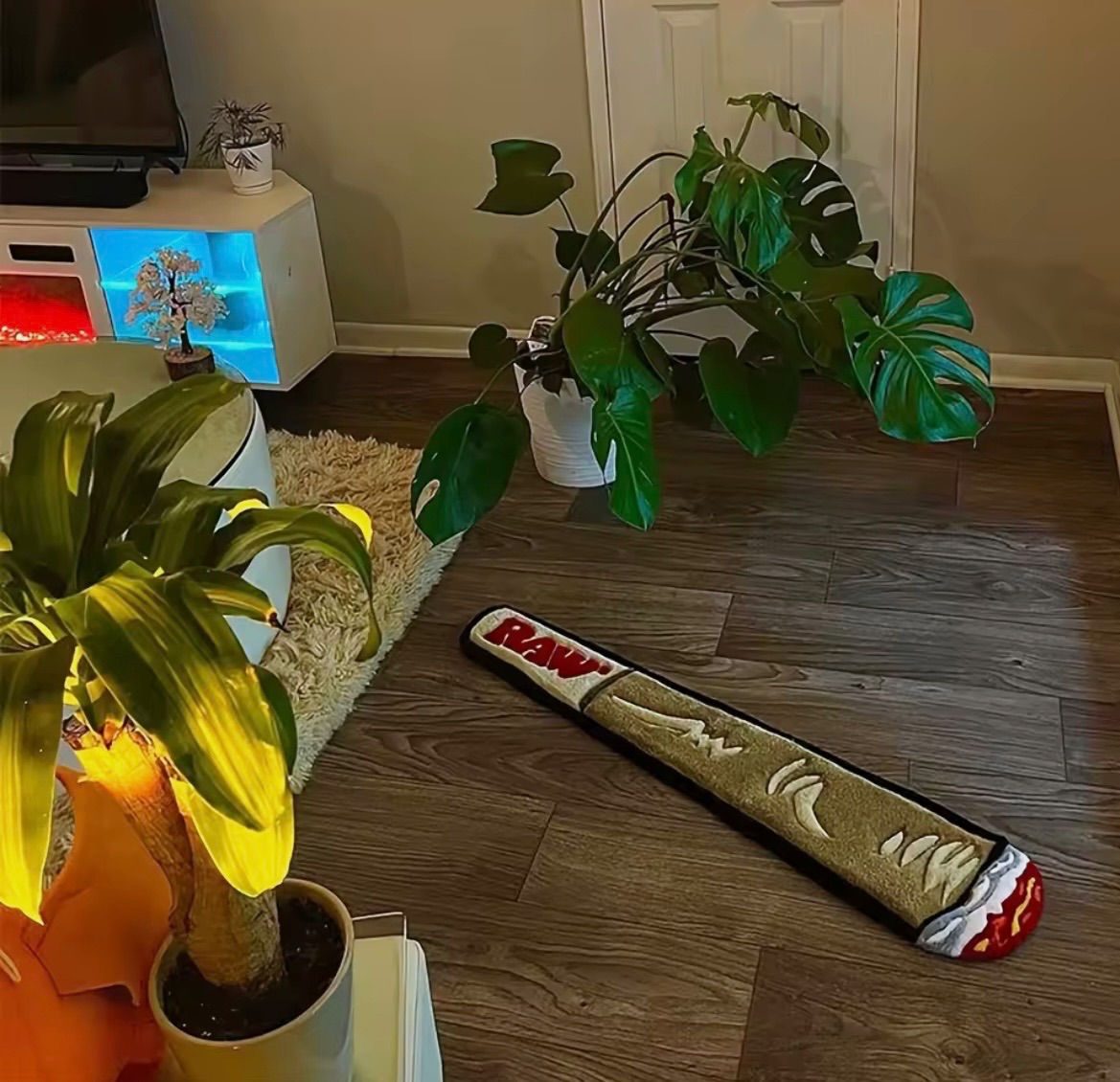 Tapis RAW en forme de cigarette 🚬 – Sans marque 3