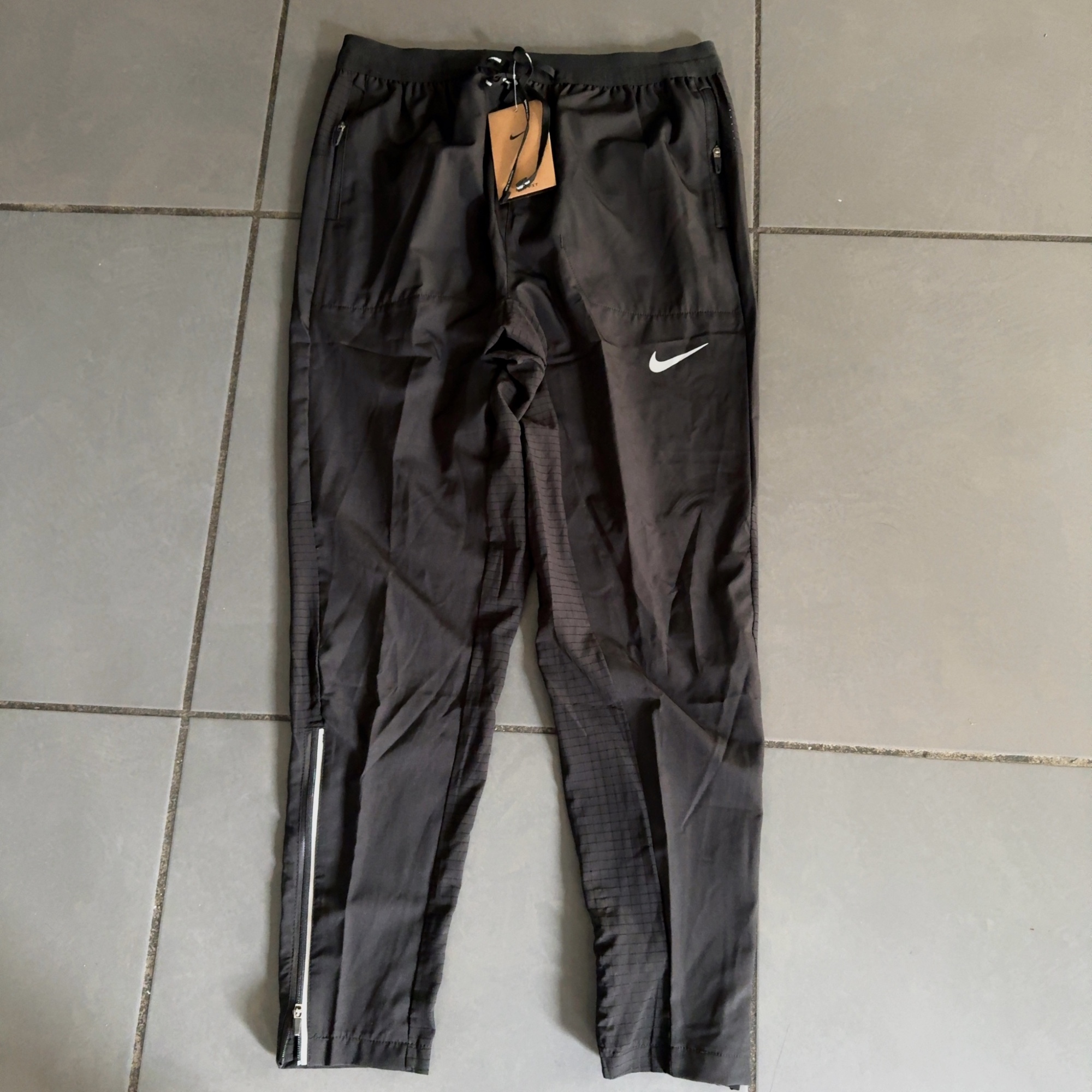 Pantalon de survêtement noir Nike neuf avec étiquette