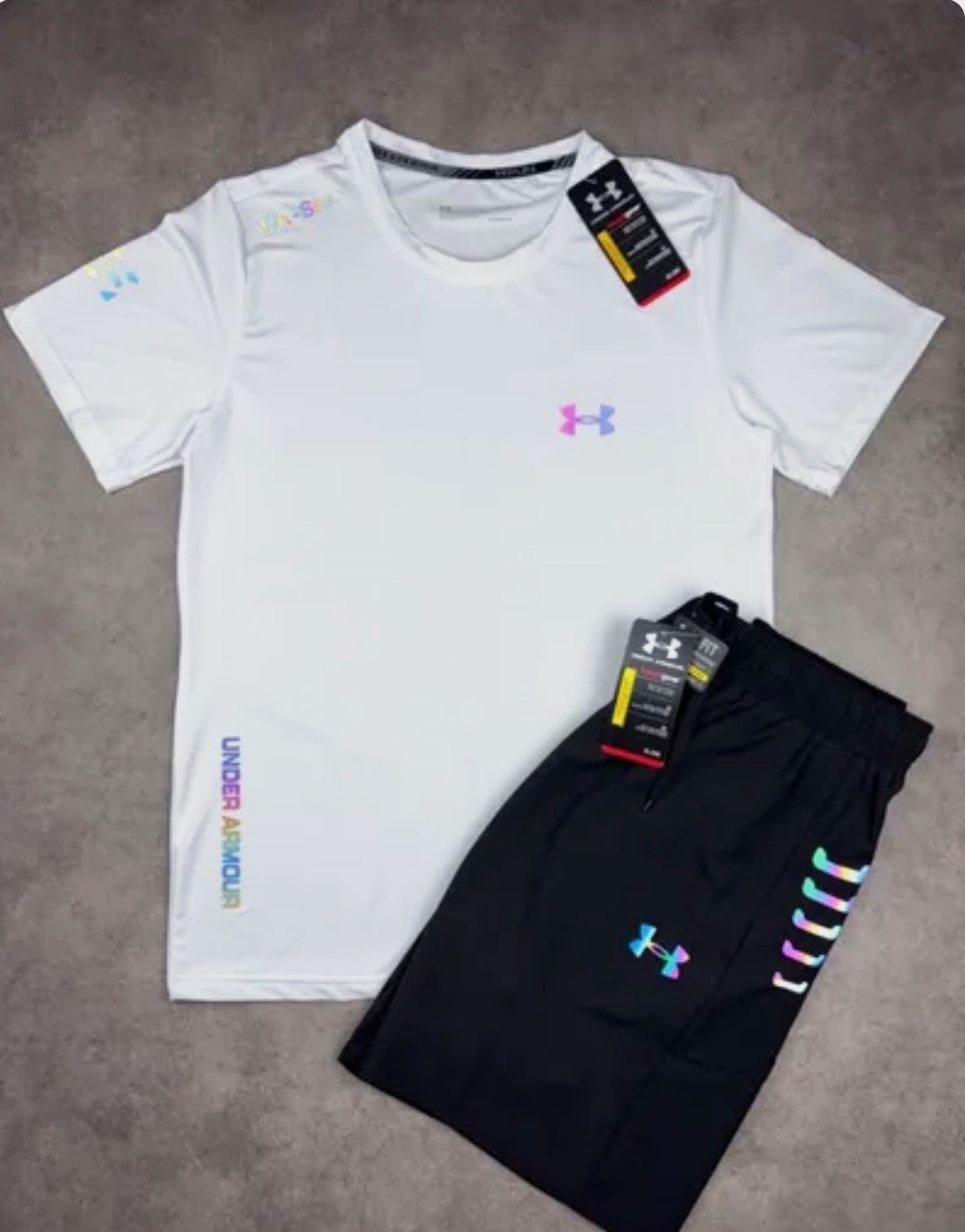 Ensemble de sport Under Armour t-shirt et short