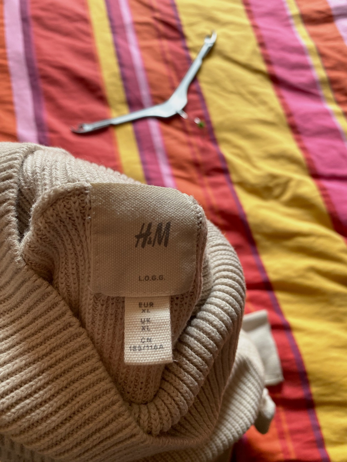 Pull col roulé en maille H&M L.O.G.G. – Style Épuré – H&M – taille XL 4