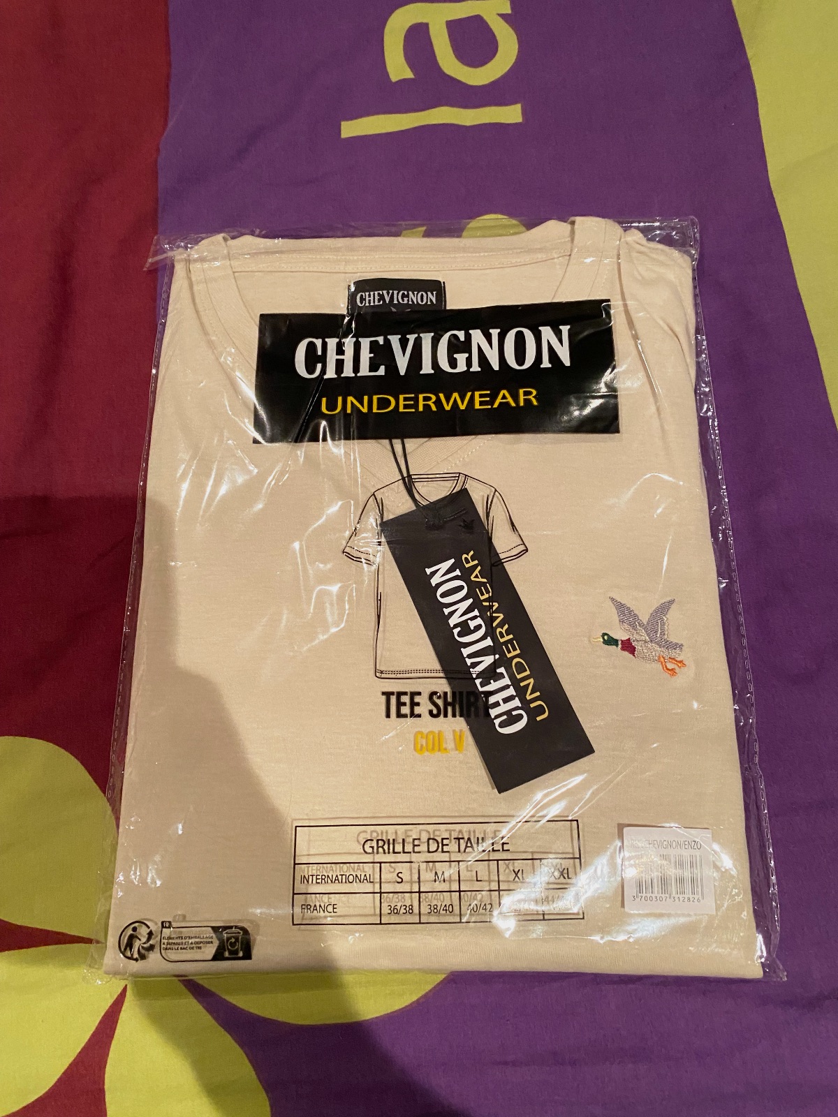 T-shirt col V beige Chevignon – Chevignon – taille XL 4