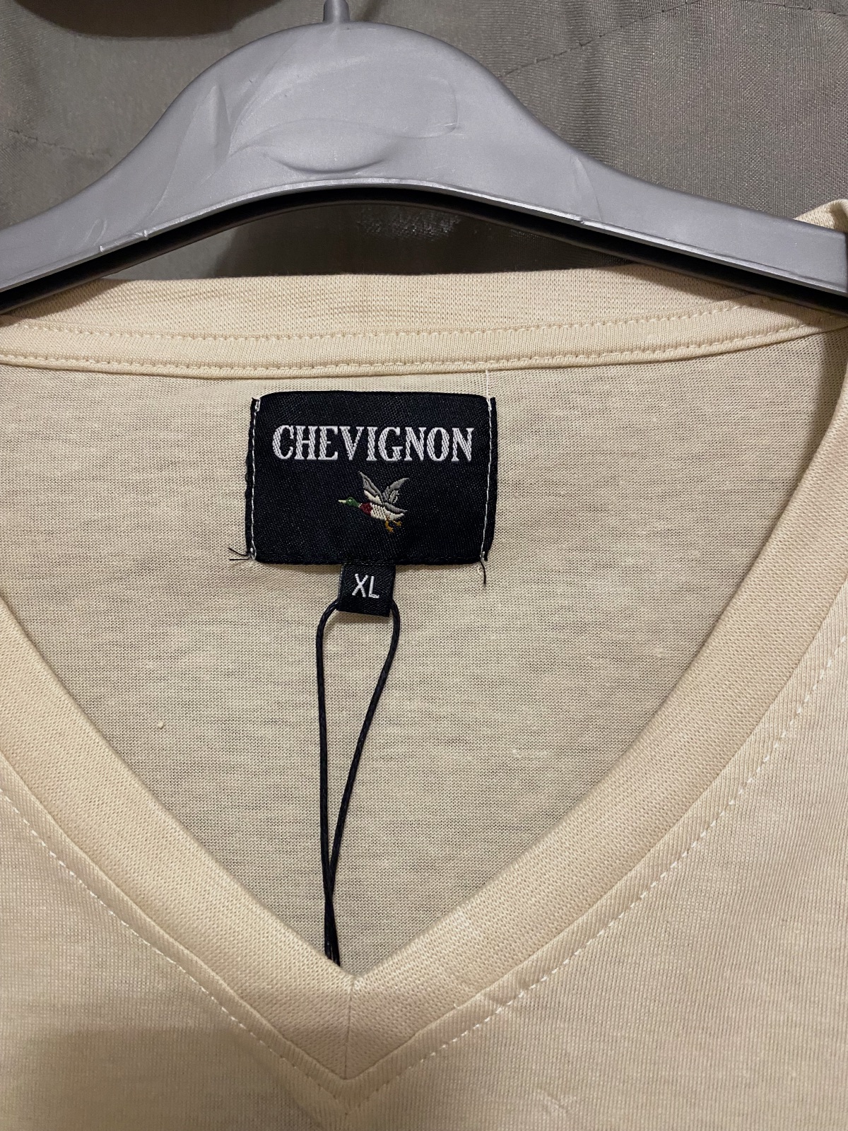 T-shirt col V beige Chevignon – Chevignon – taille XL 2