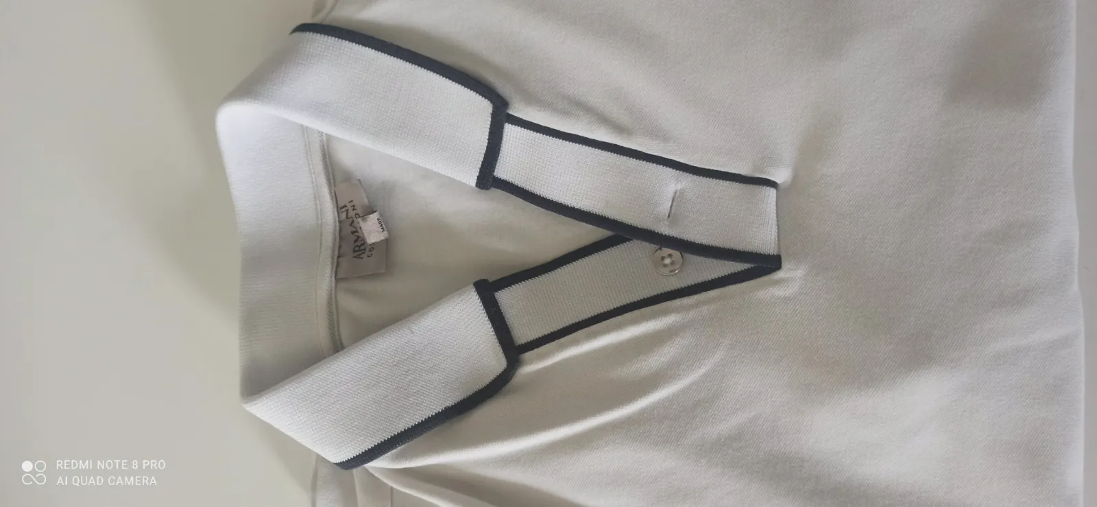 Polo Armani blanc avec liseré foncé — Taille M – Armani – taille M 3