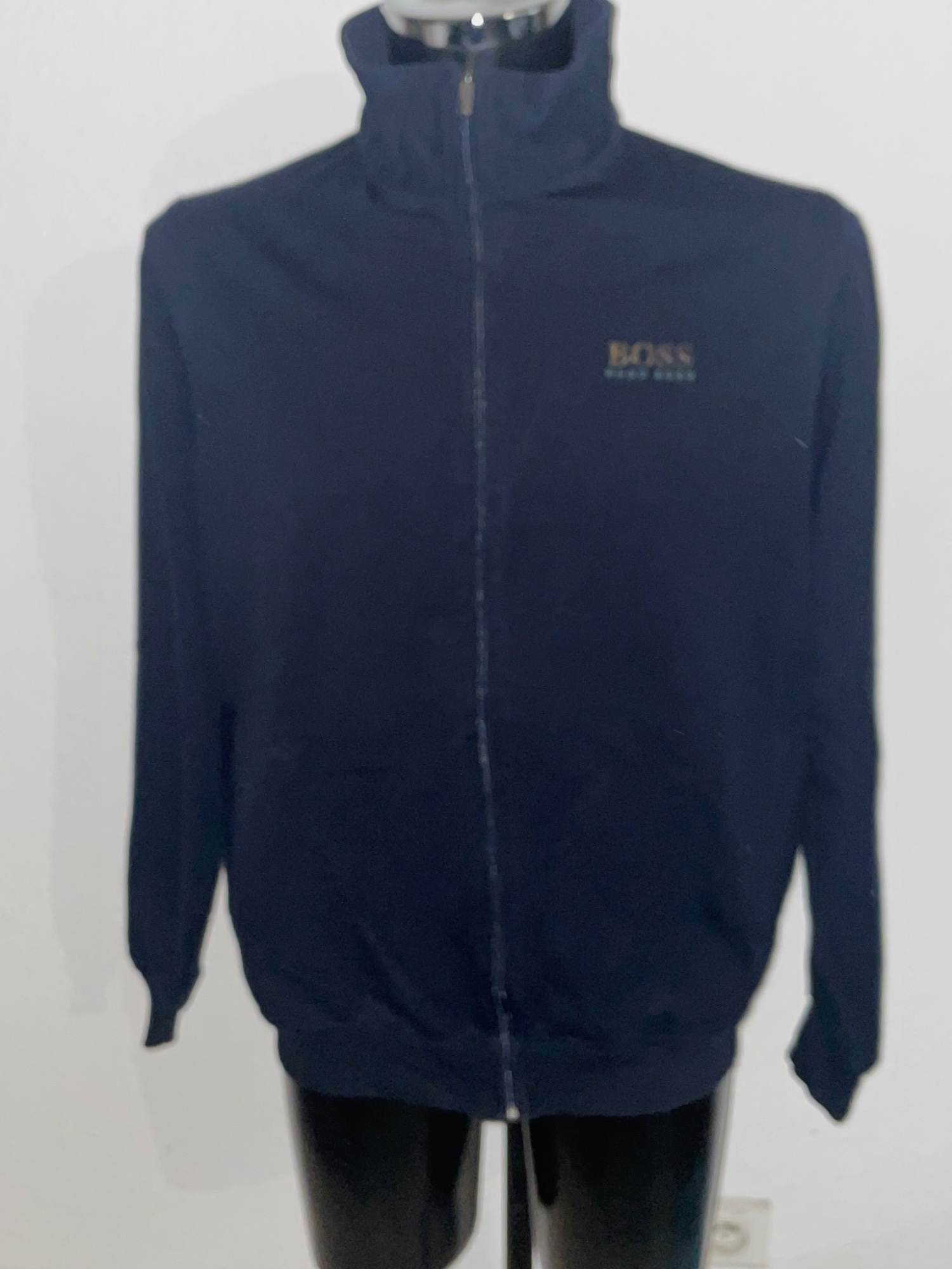Hugo Boss veste zip / Taille : XL / Très bon état / Flocage logo 