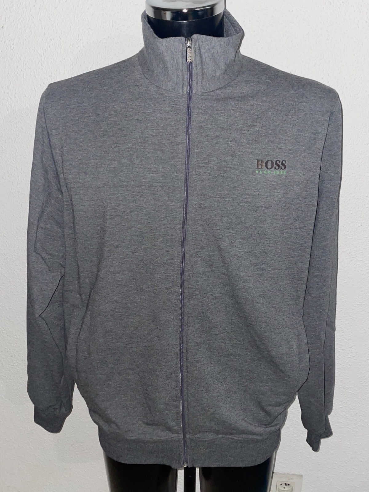 Hugo boss veste zip / Taille : XL / Très bon état / Flocage logo  – Hugo Boss – taille XL 3