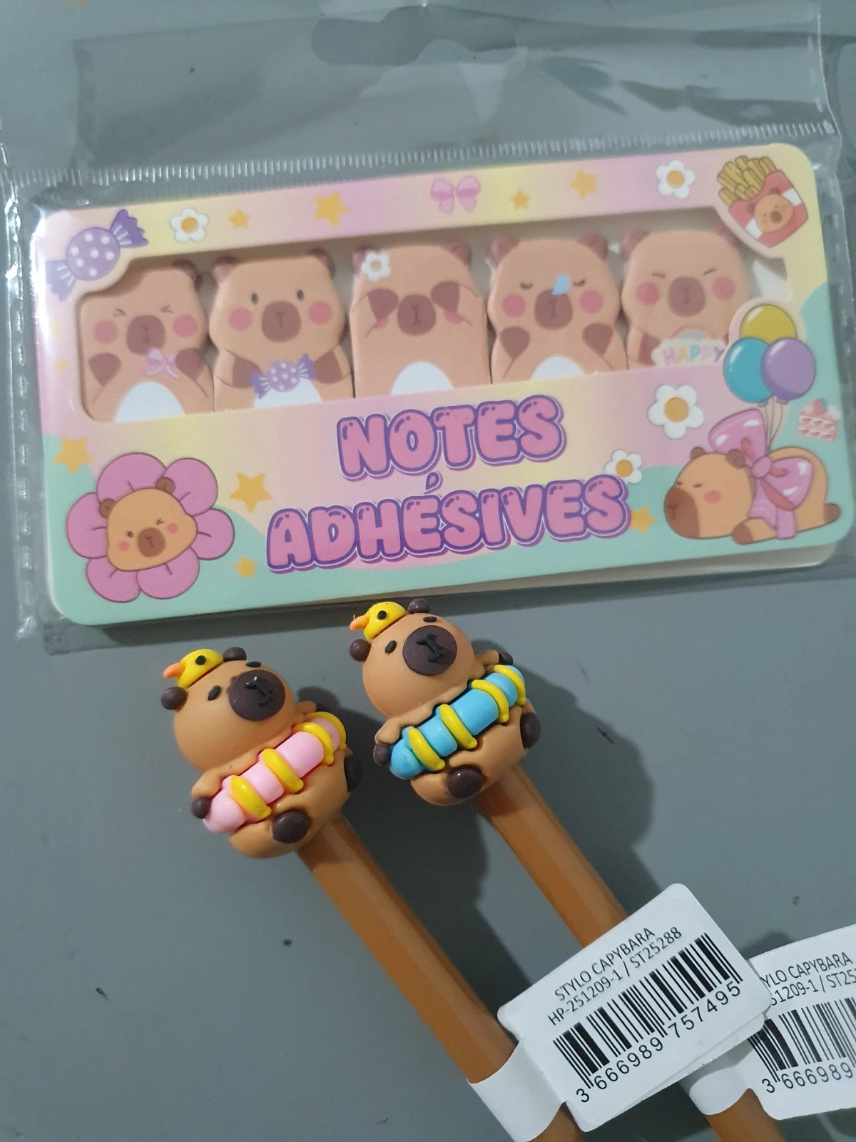 Capybara - Stylos + notes adhésives – Accessories 2