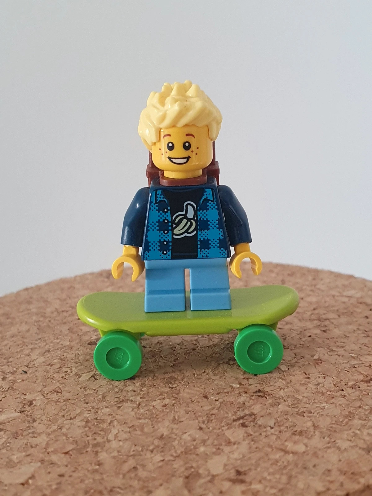 Lego personnage skateboarder