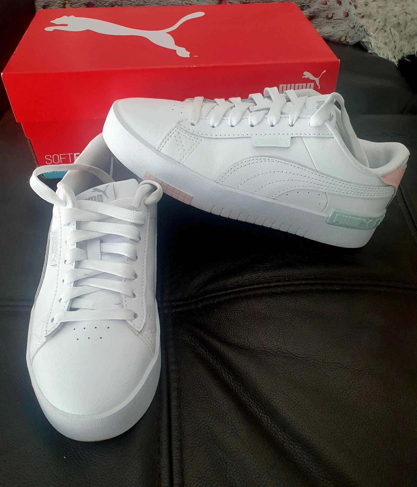 Baskets Puma, modèle Jada, 36