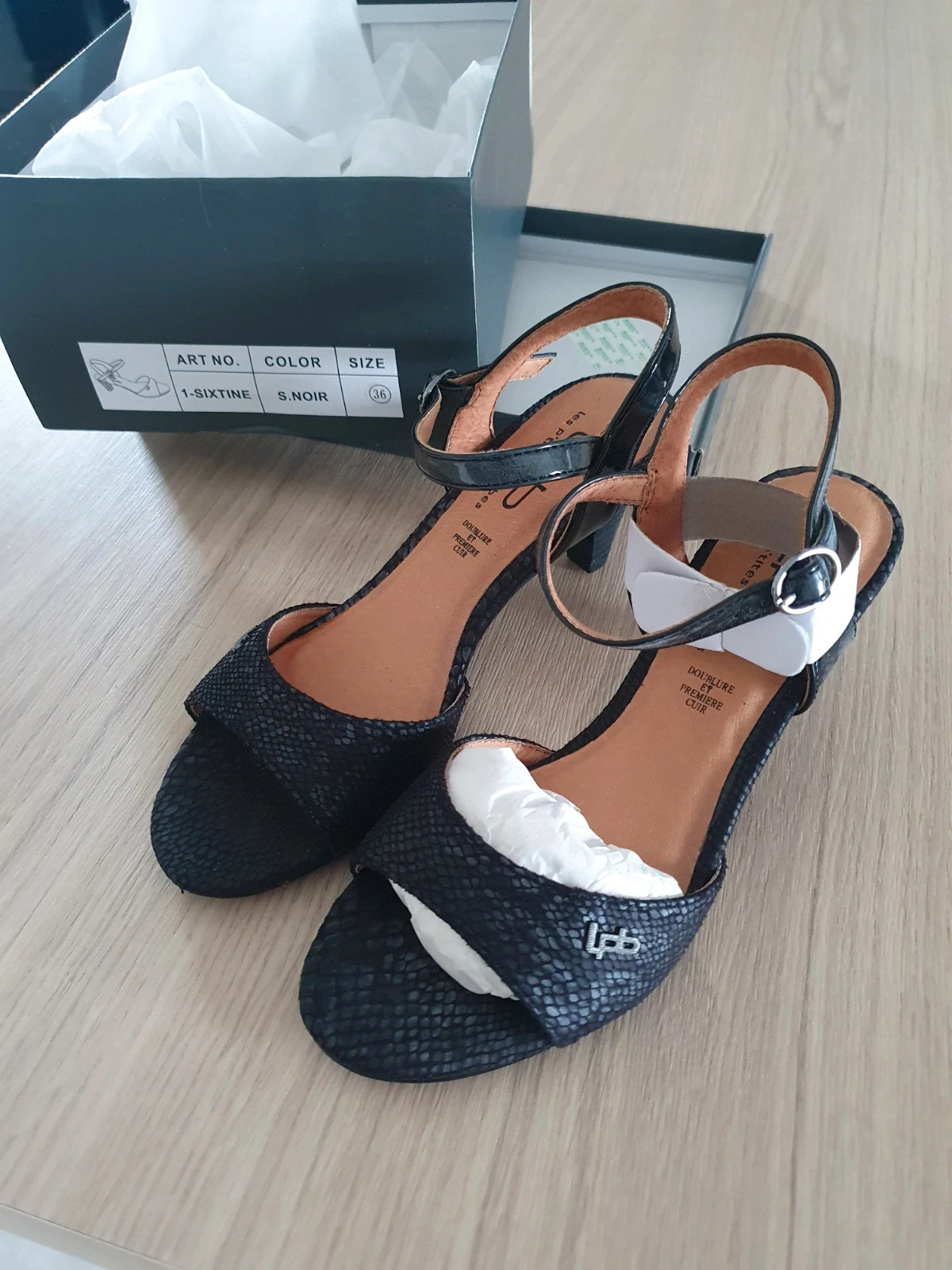 Sandales Lpb 36 neuves