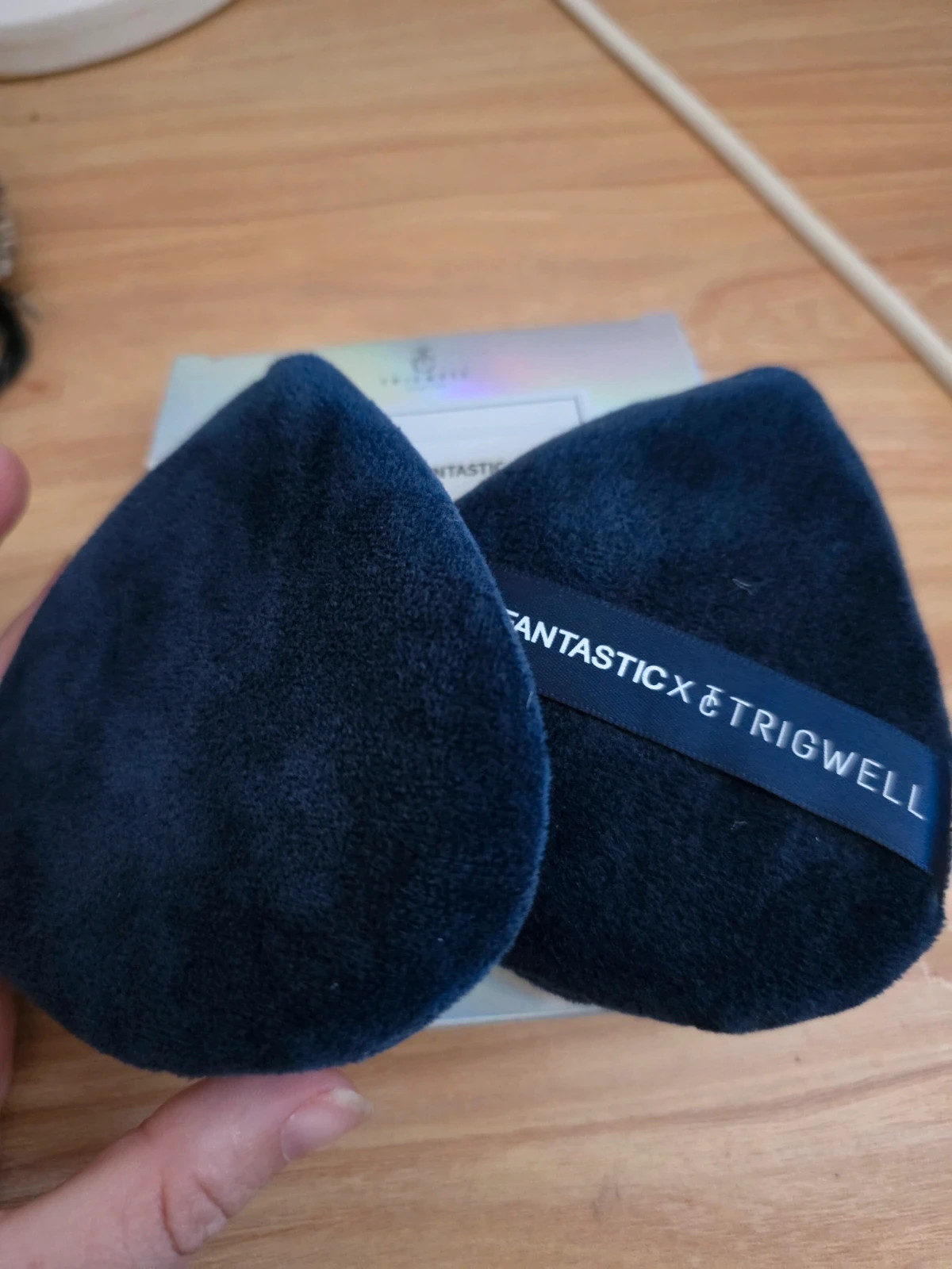 Lot de 2 houpettes – Trigwell Cosmetics 3