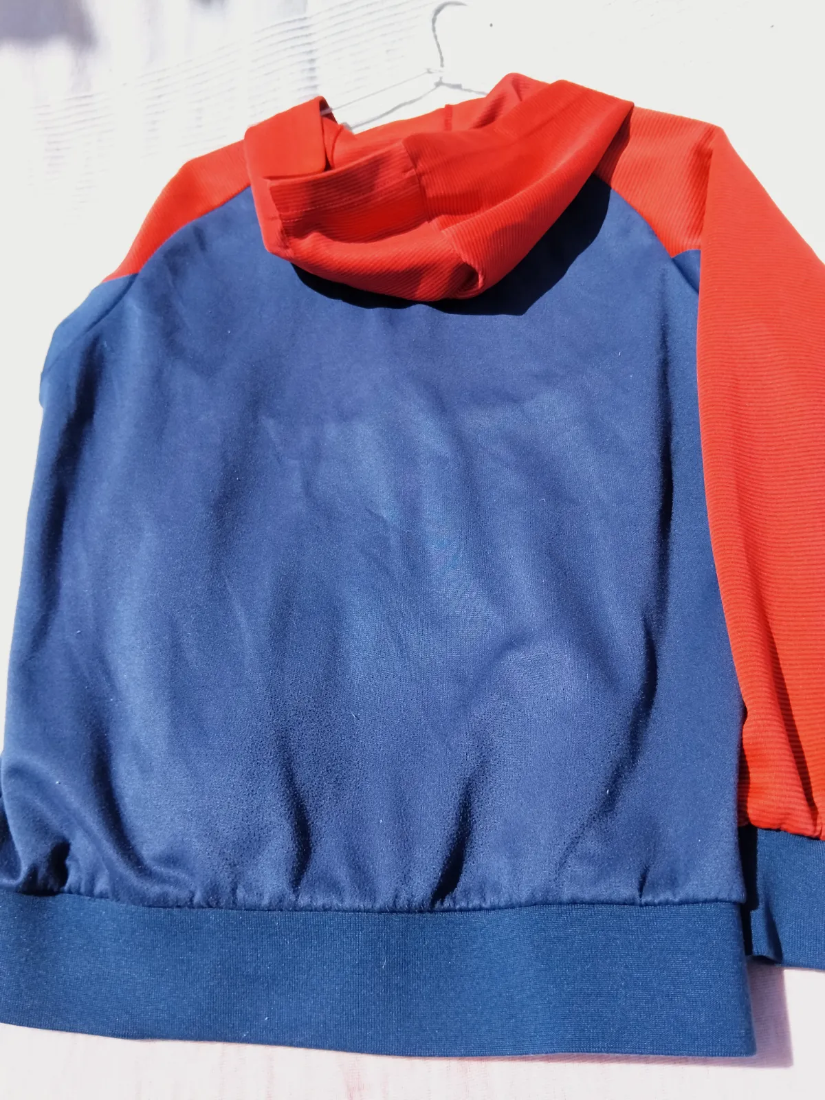 Chaqueta deportiva Joma azul y roja con capucha – Joma – taille S 3