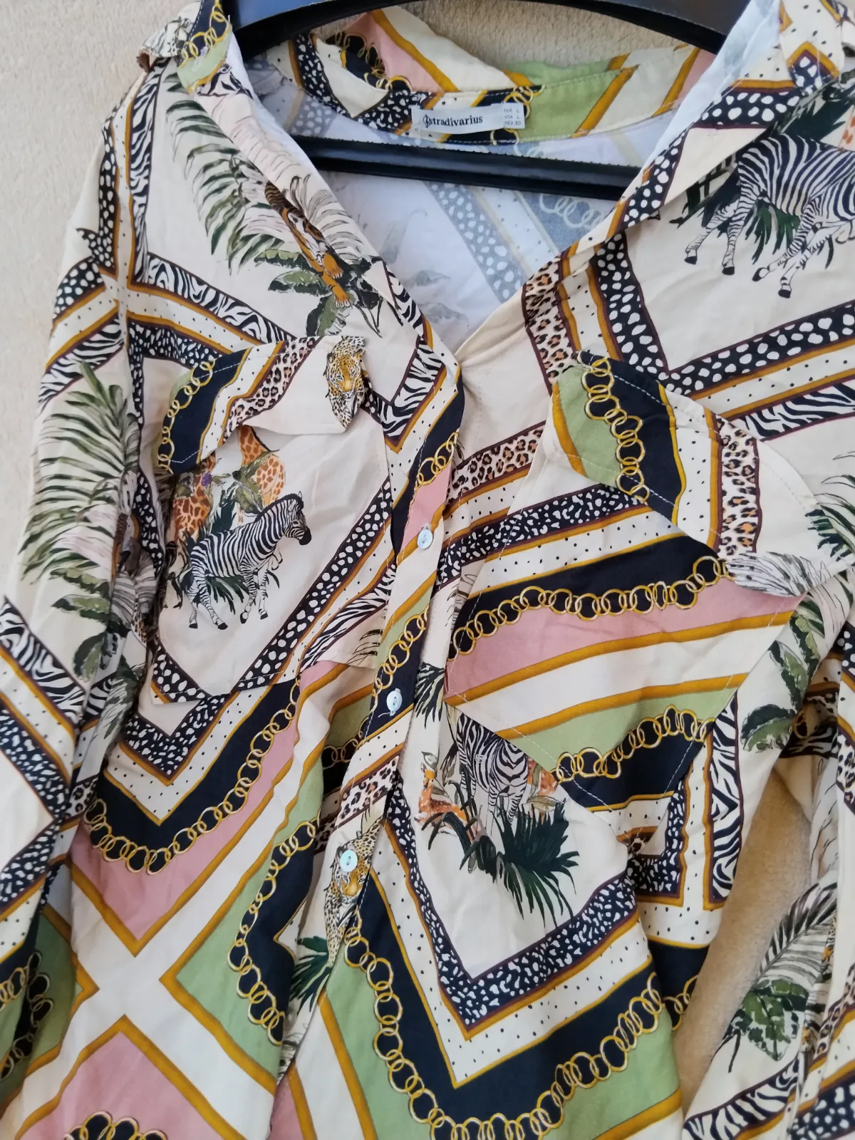 Camisa con estampado safari Stradivarius – Stradivarius – taille L 3
