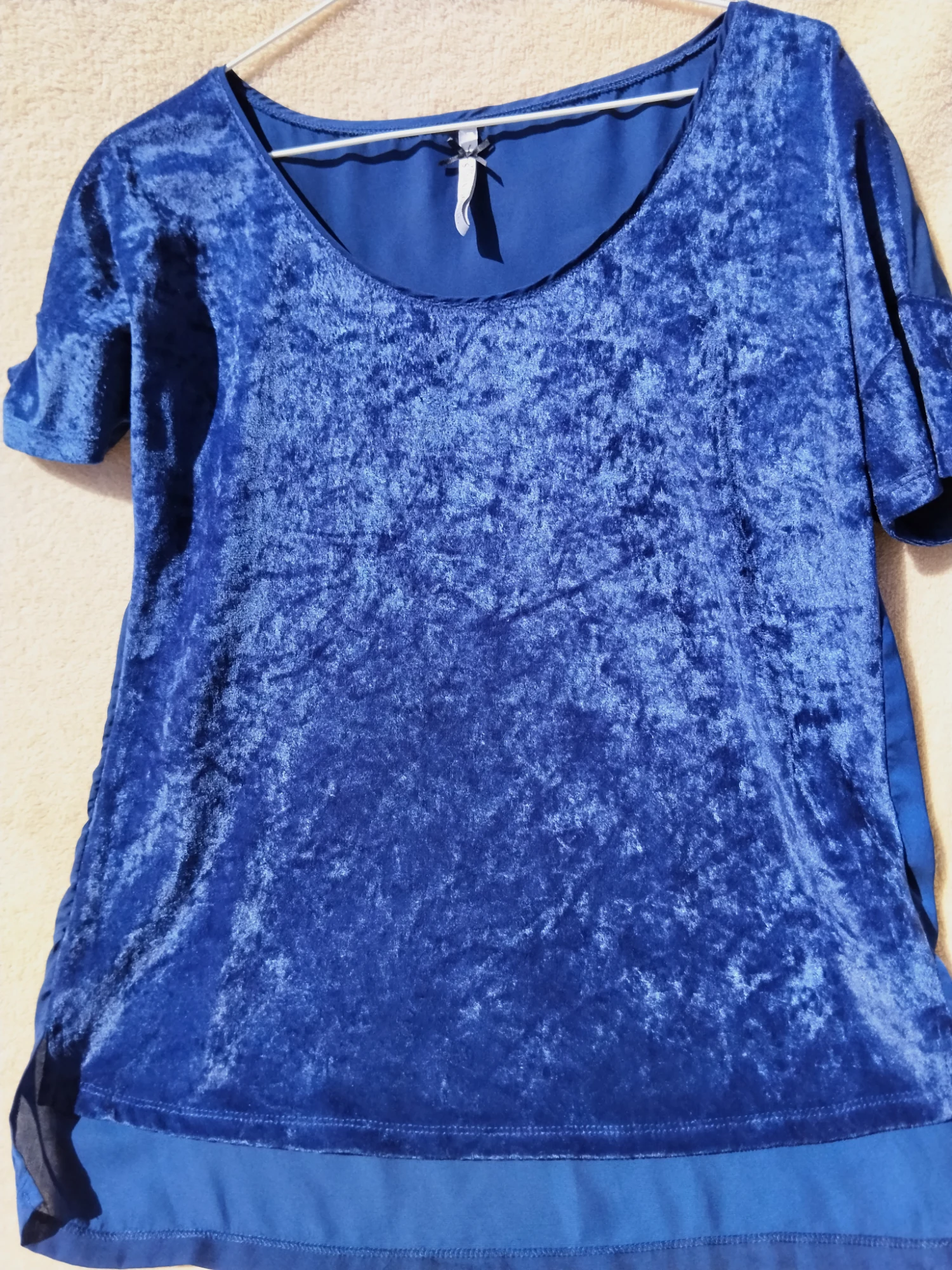 Camiseta de terciopelo azul Stradivarius – Stradivarius – taille S