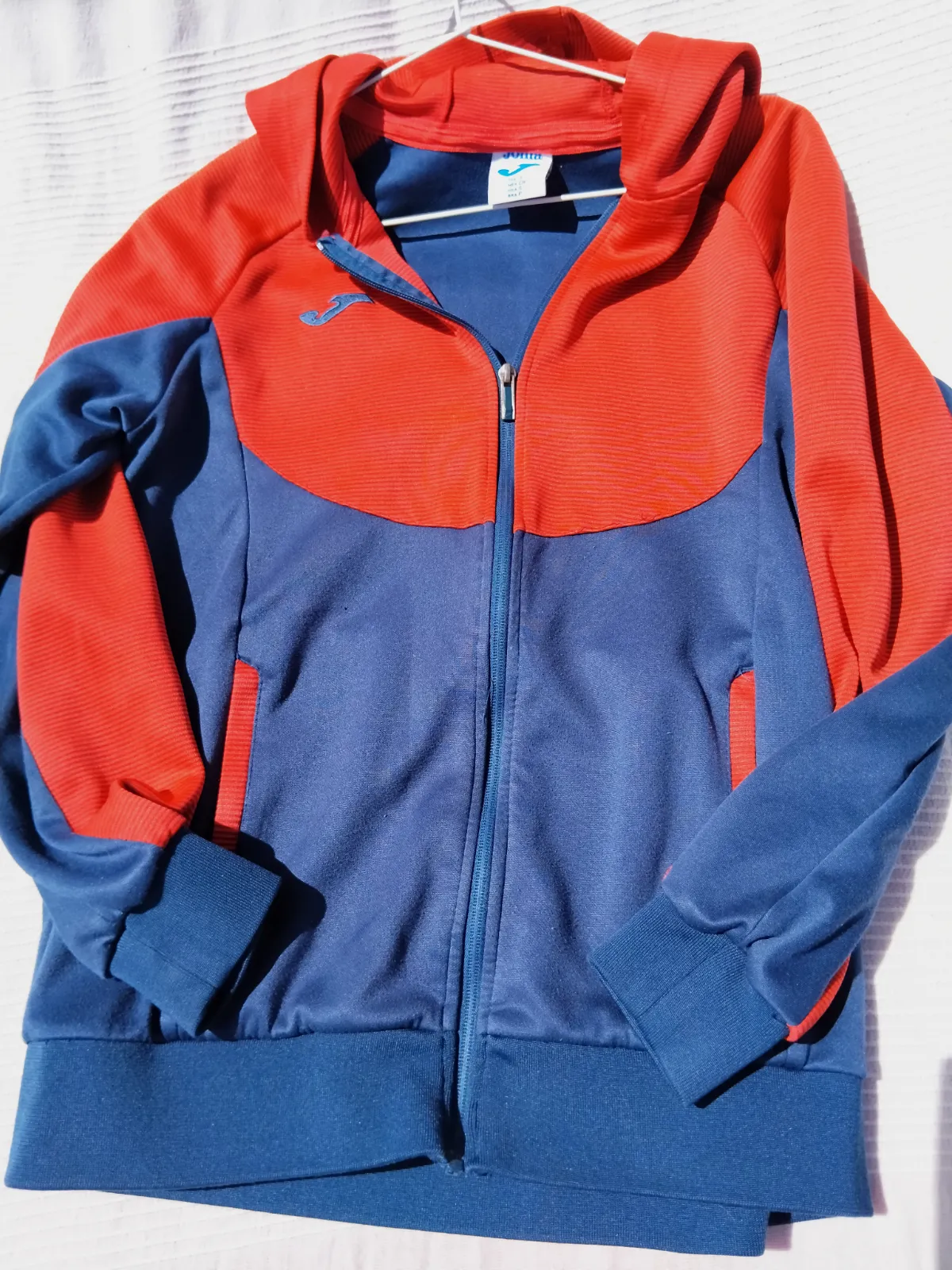 Chaqueta deportiva Joma azul y roja con capucha – Joma – taille S 2