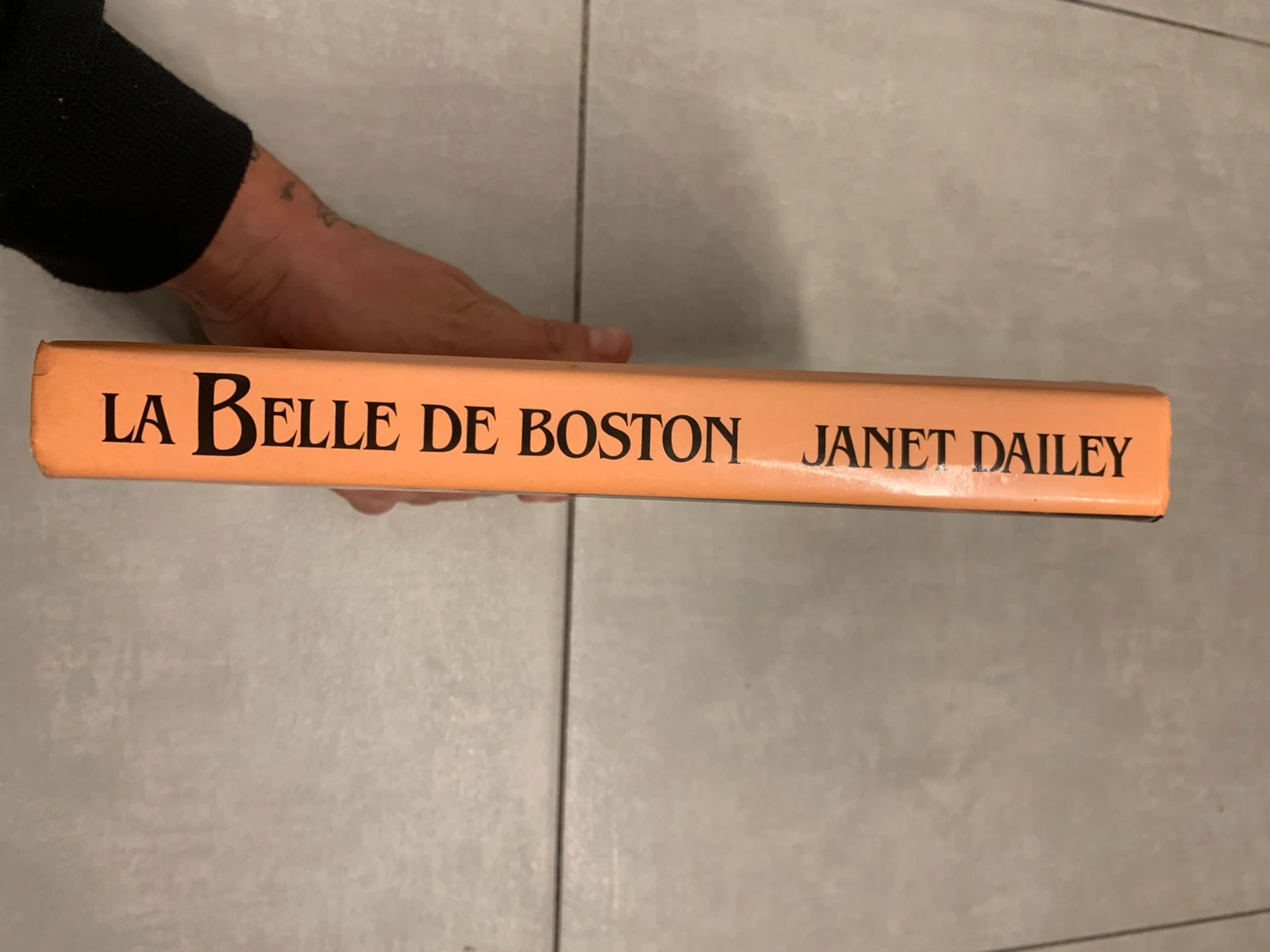 Livre La Belle de Boston – Janet Dailey – édition France Loisirs 3