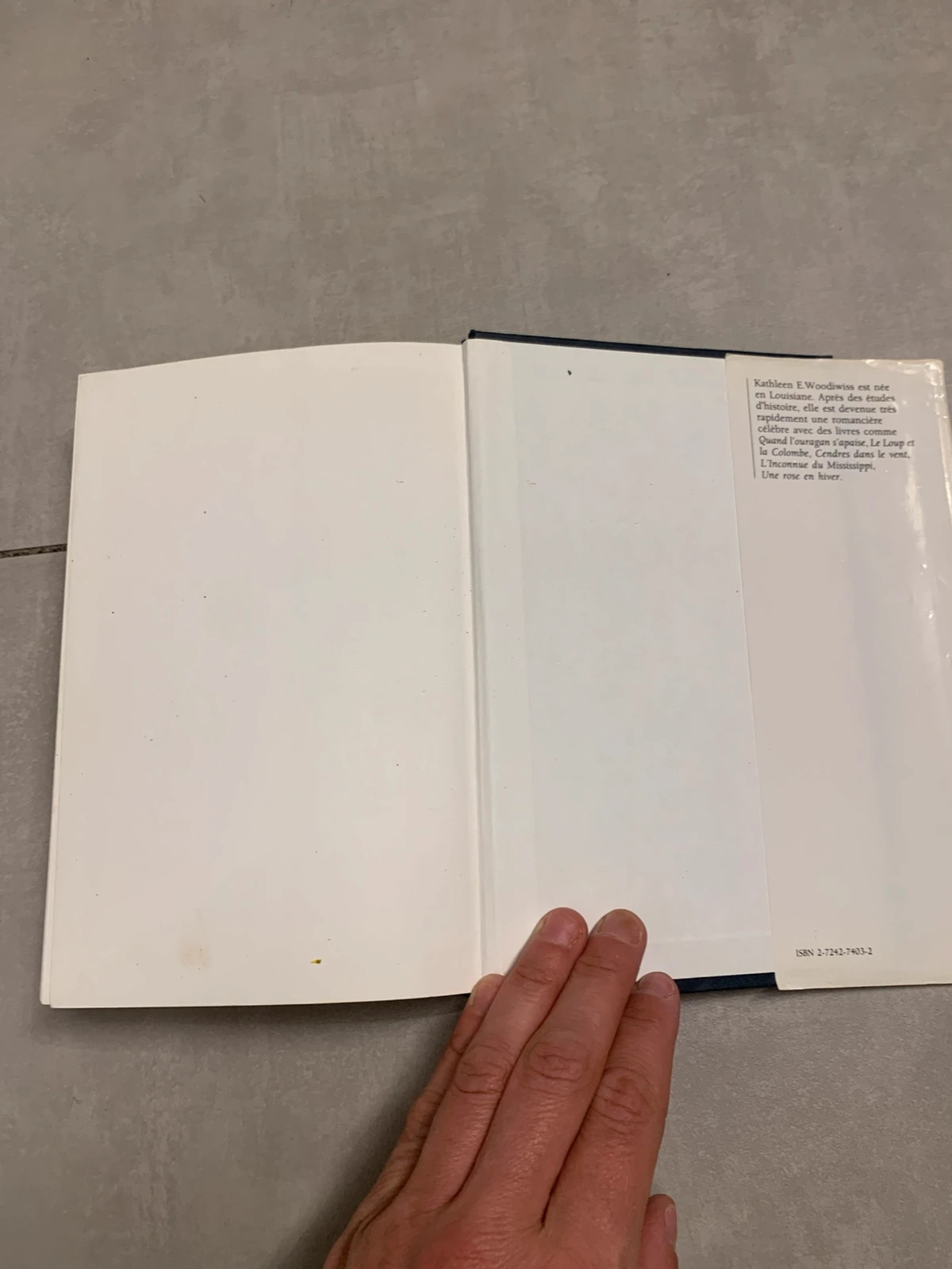 Livre Shanna – Kathleen E. Woodiwiss – édition reliée 1993 5