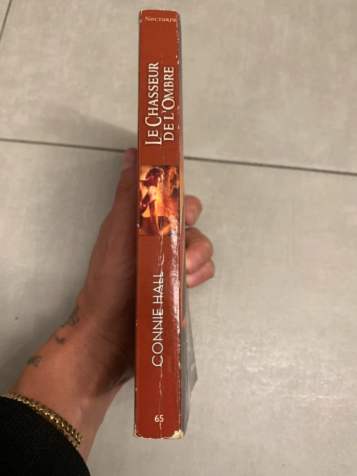 Livre Le Chasseur de l’ombre – Connie Hall – Harlequin Nocturne 3