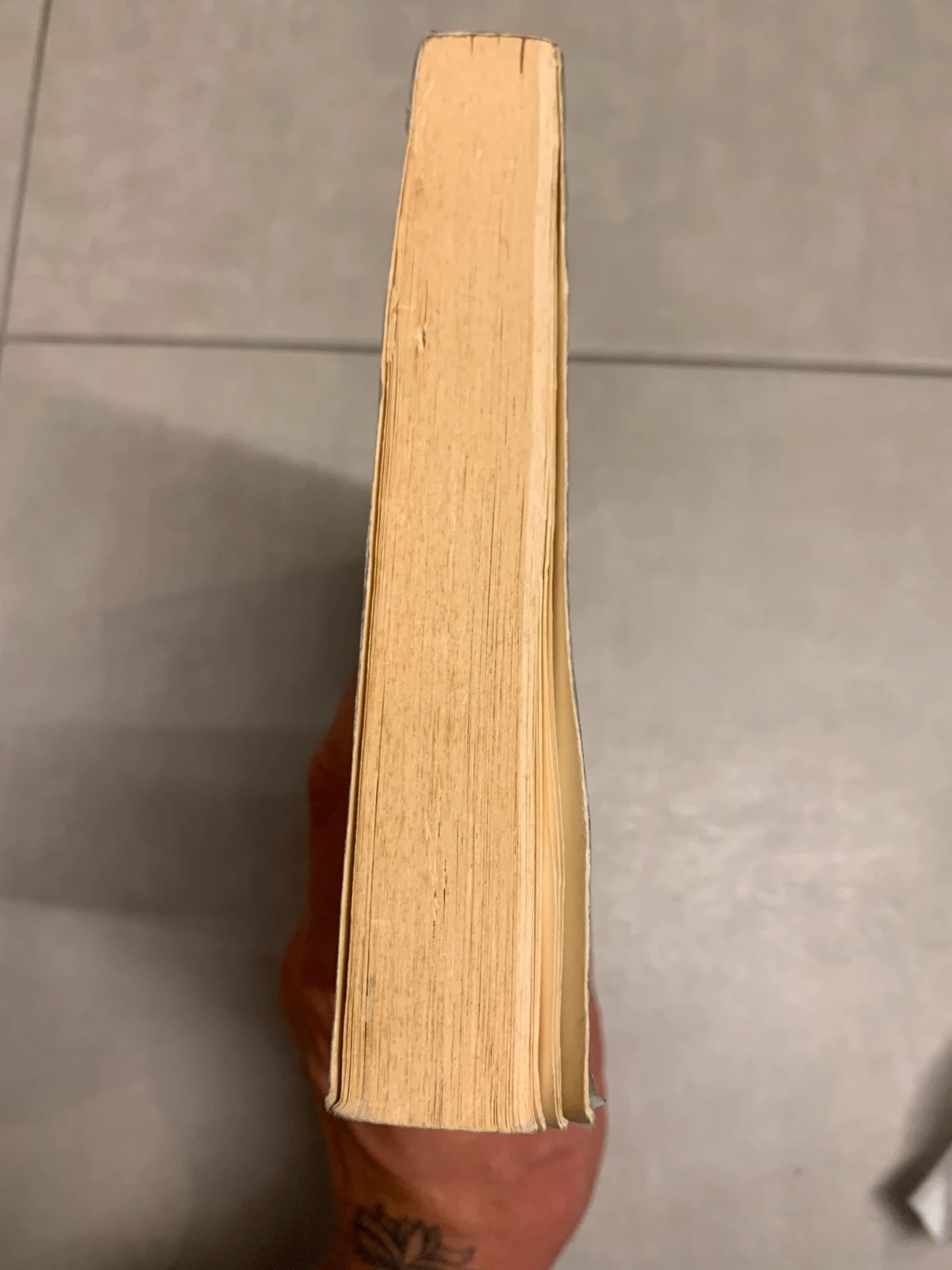 Livre Un éclair dans les ténèbres – Abra Taylor – Presses de la Cité 4
